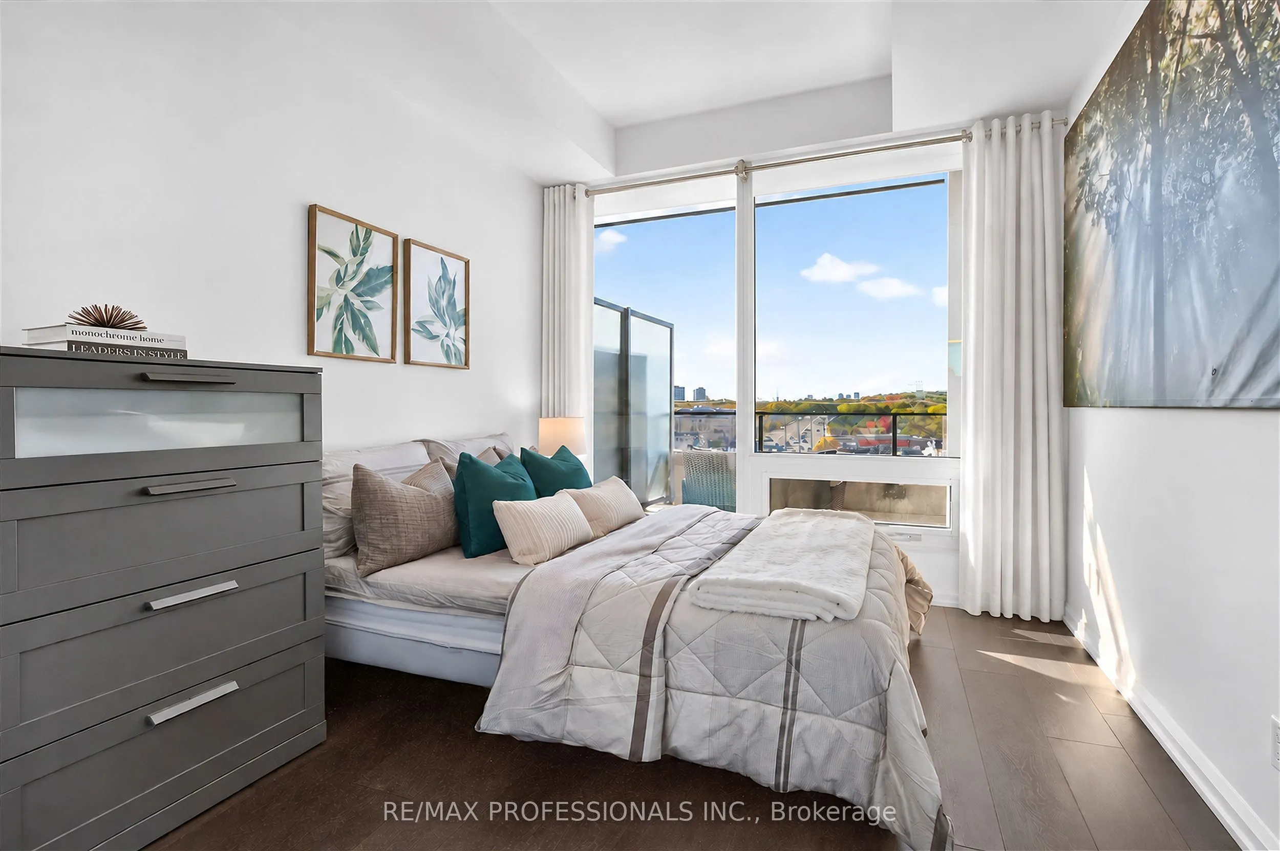 4208 Dundas Street W #609