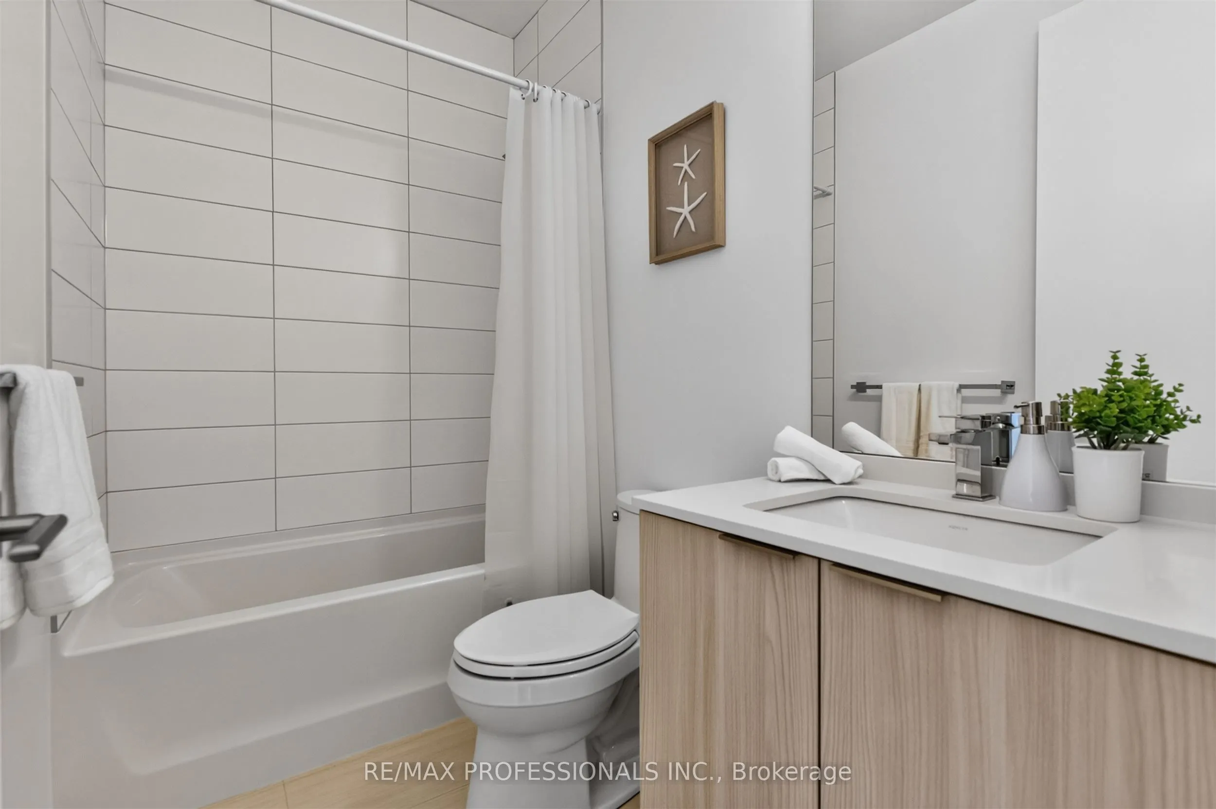 4208 Dundas Street W #609