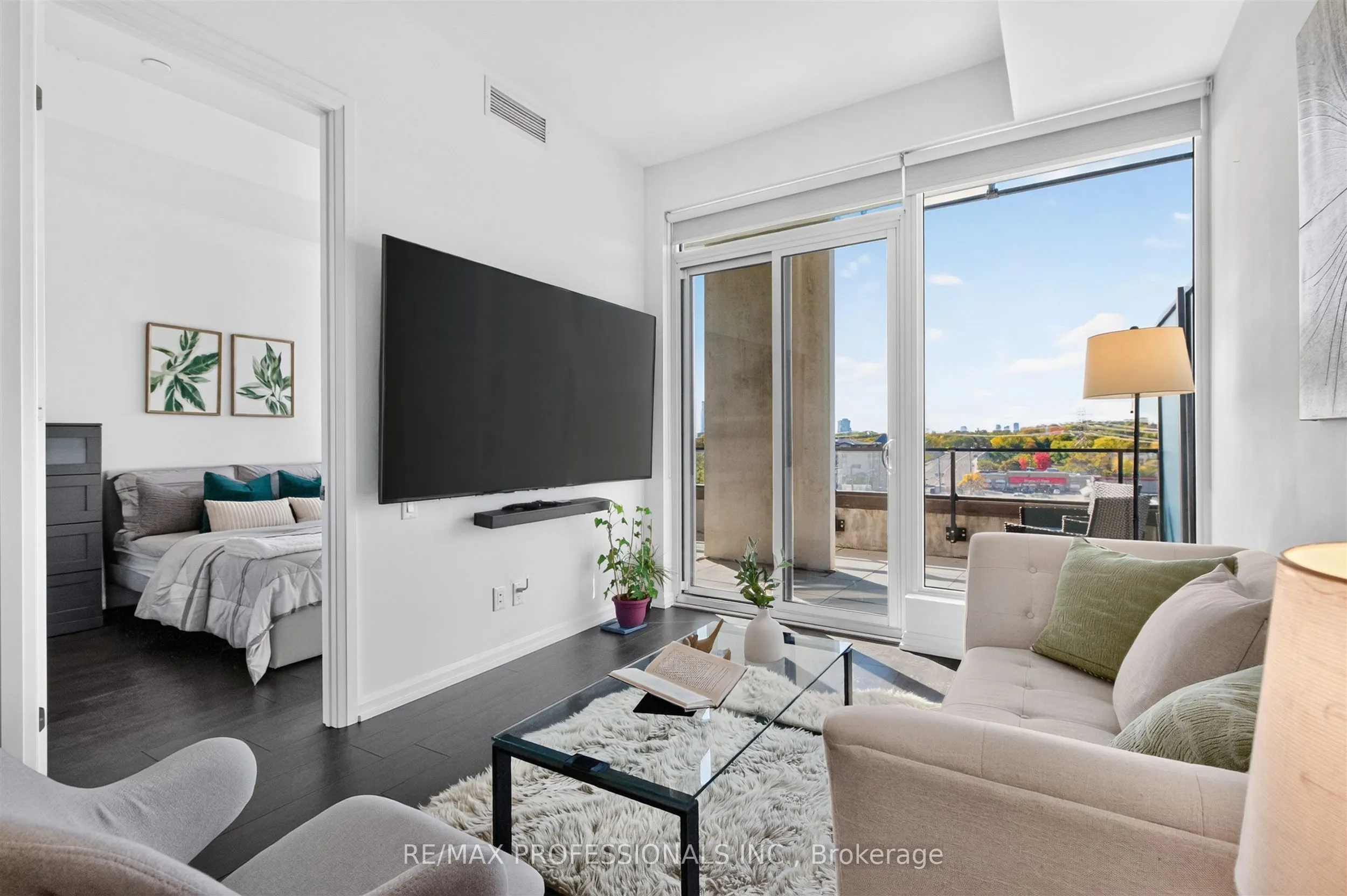4208 Dundas Street W #609