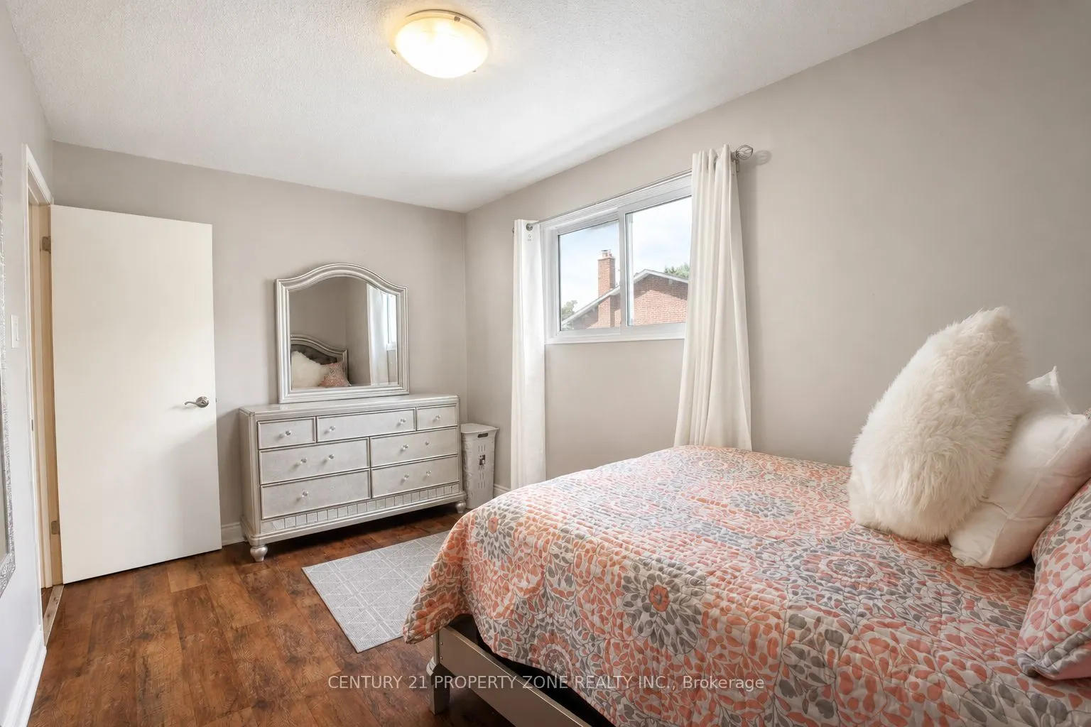 27 Madrid Crescent N