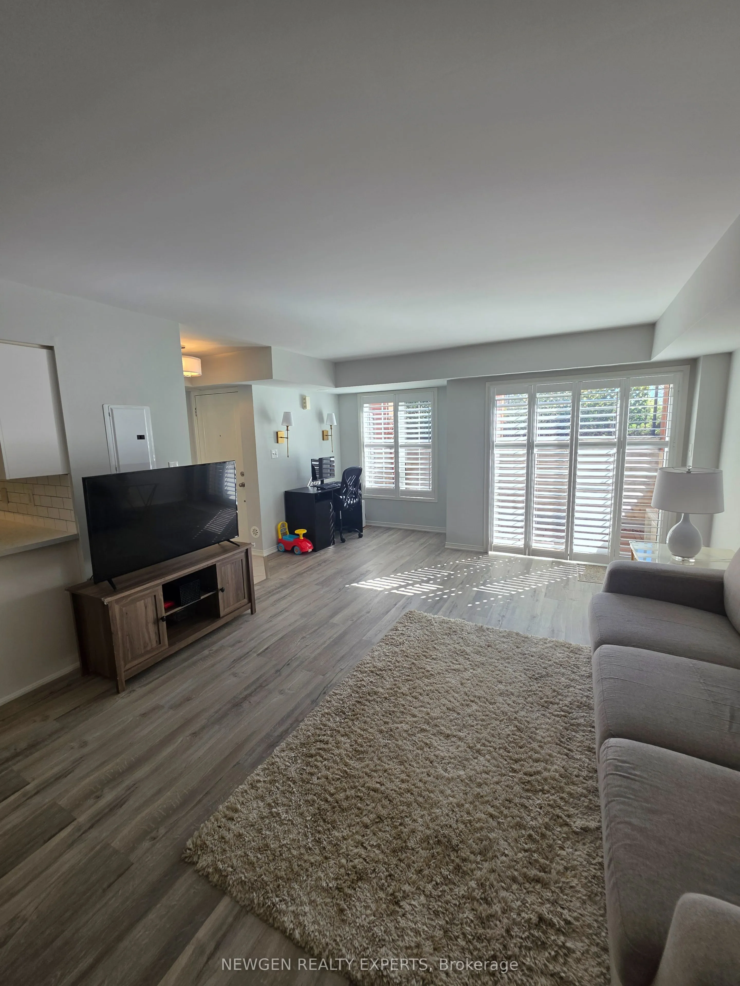 2468 Post Road #28