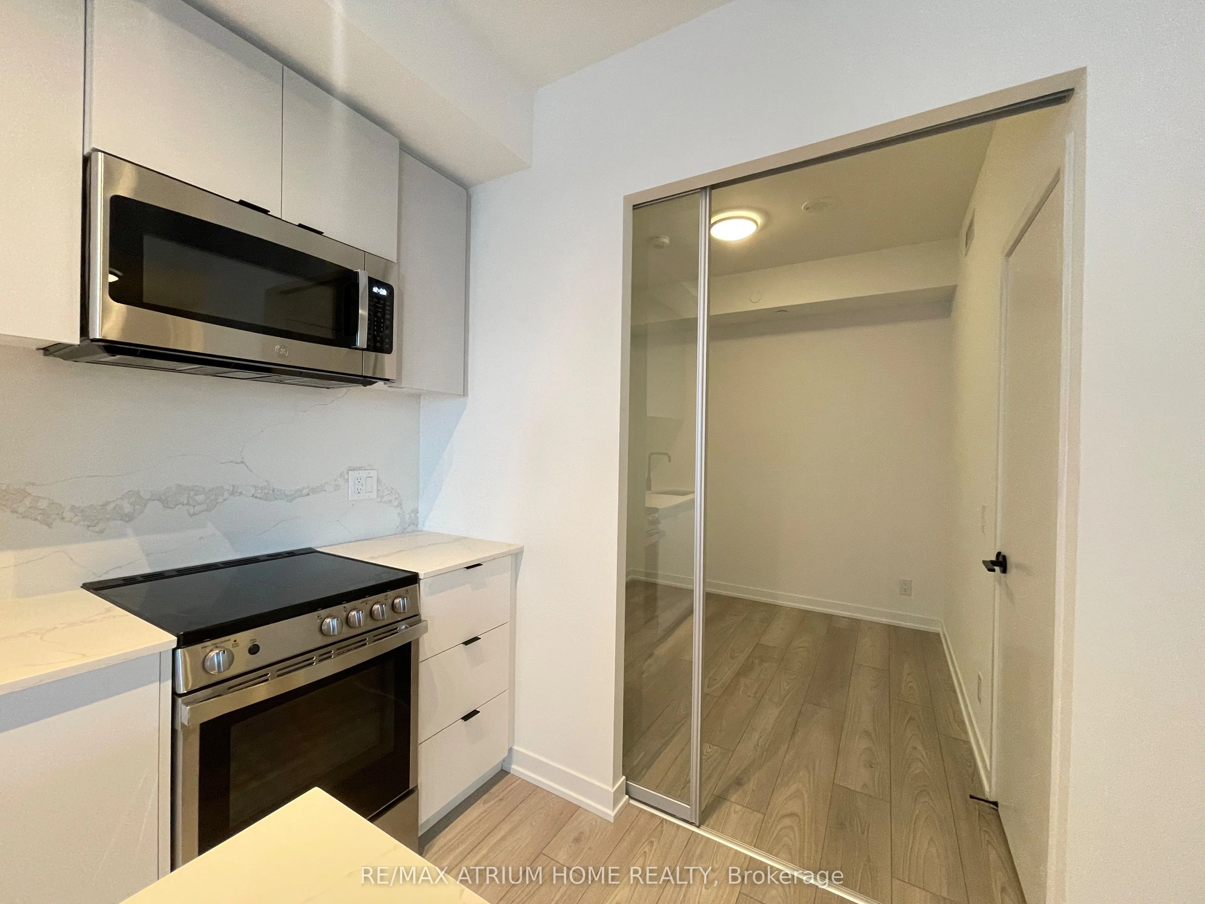 285 Dufferin Street W #630