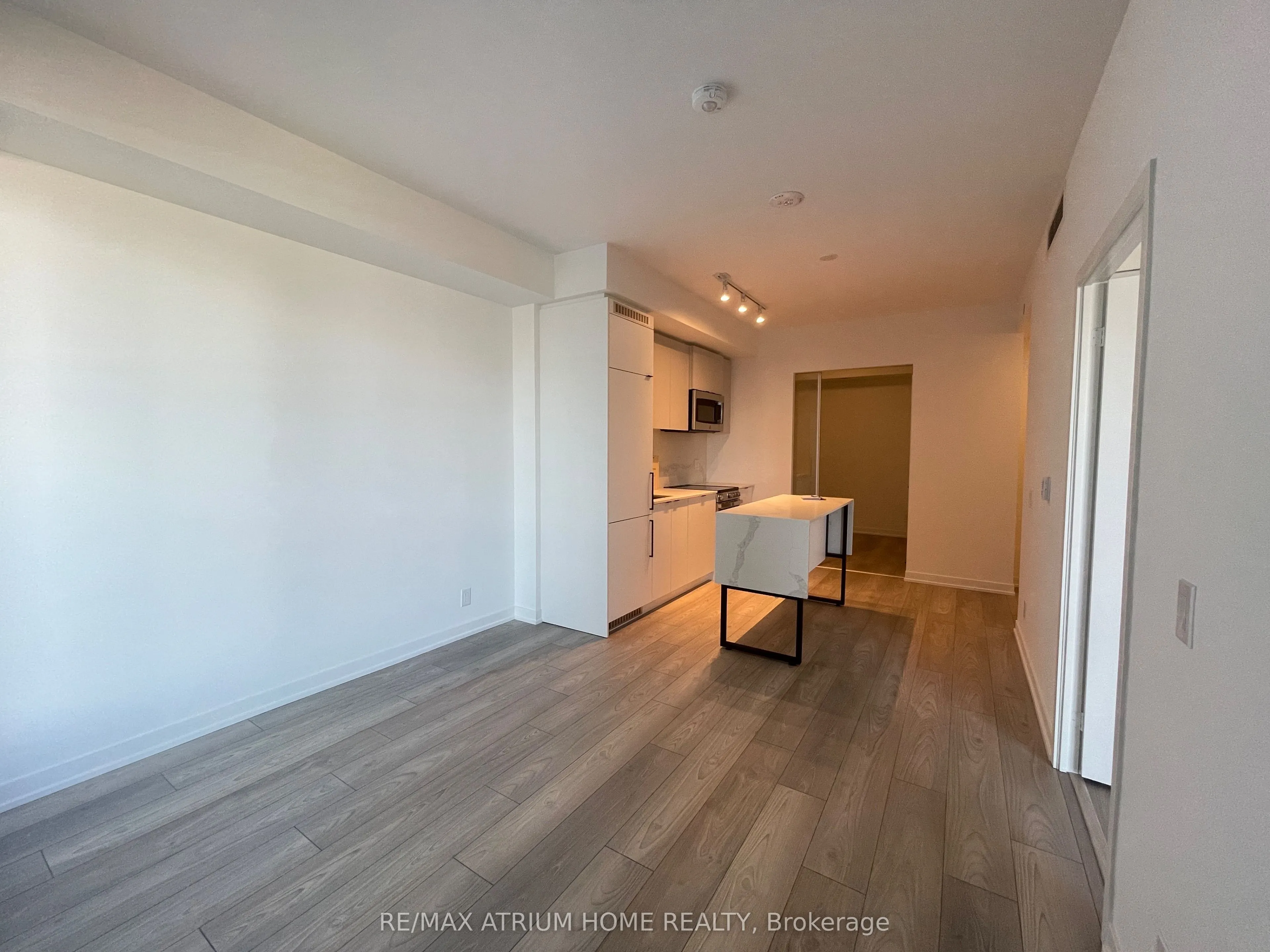 285 Dufferin Street W #630