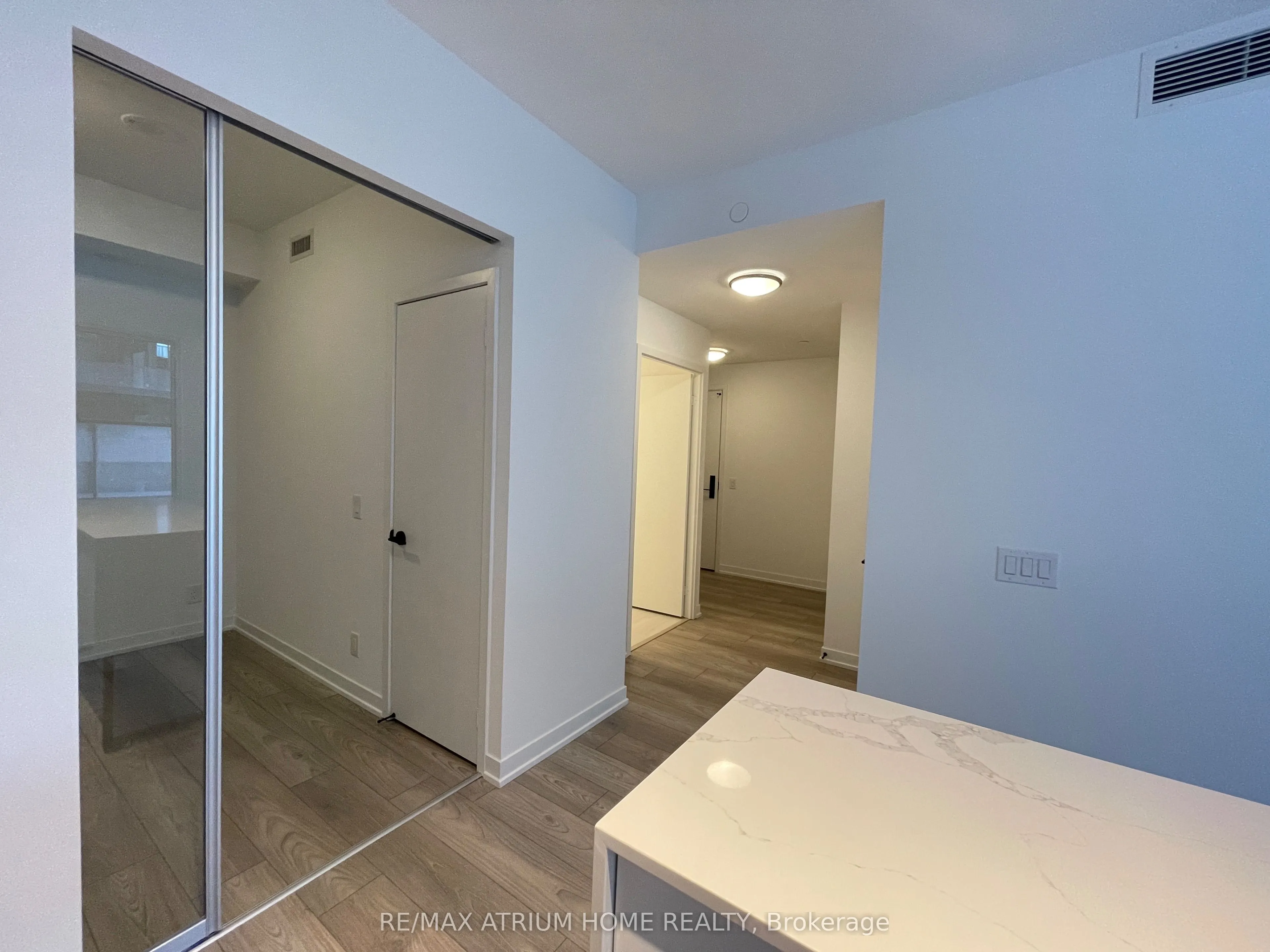 285 Dufferin Street W #630