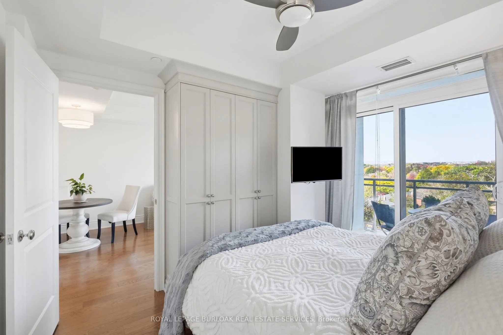 3500 Lakeshore Road W #711