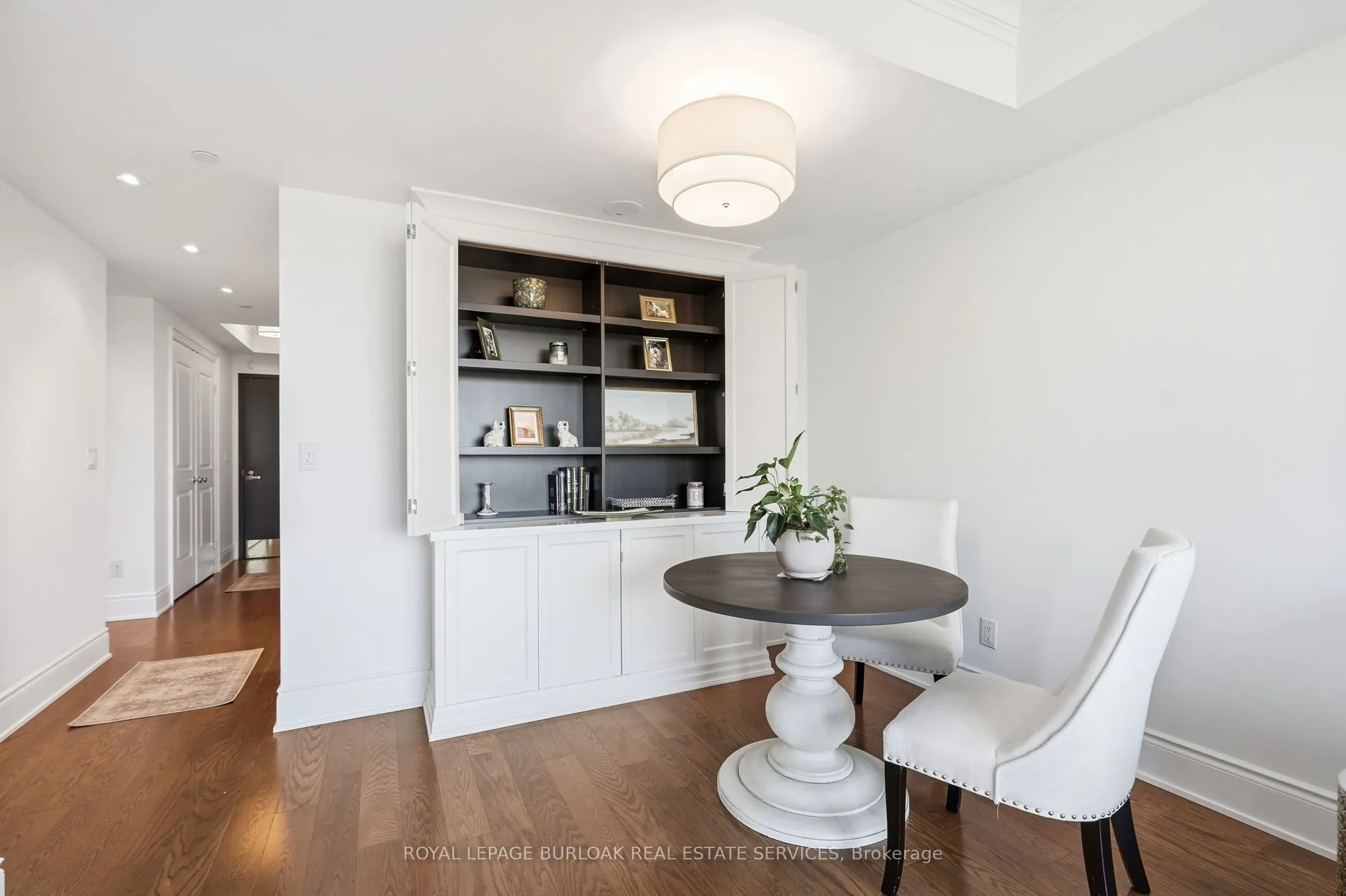 3500 Lakeshore Road W #711