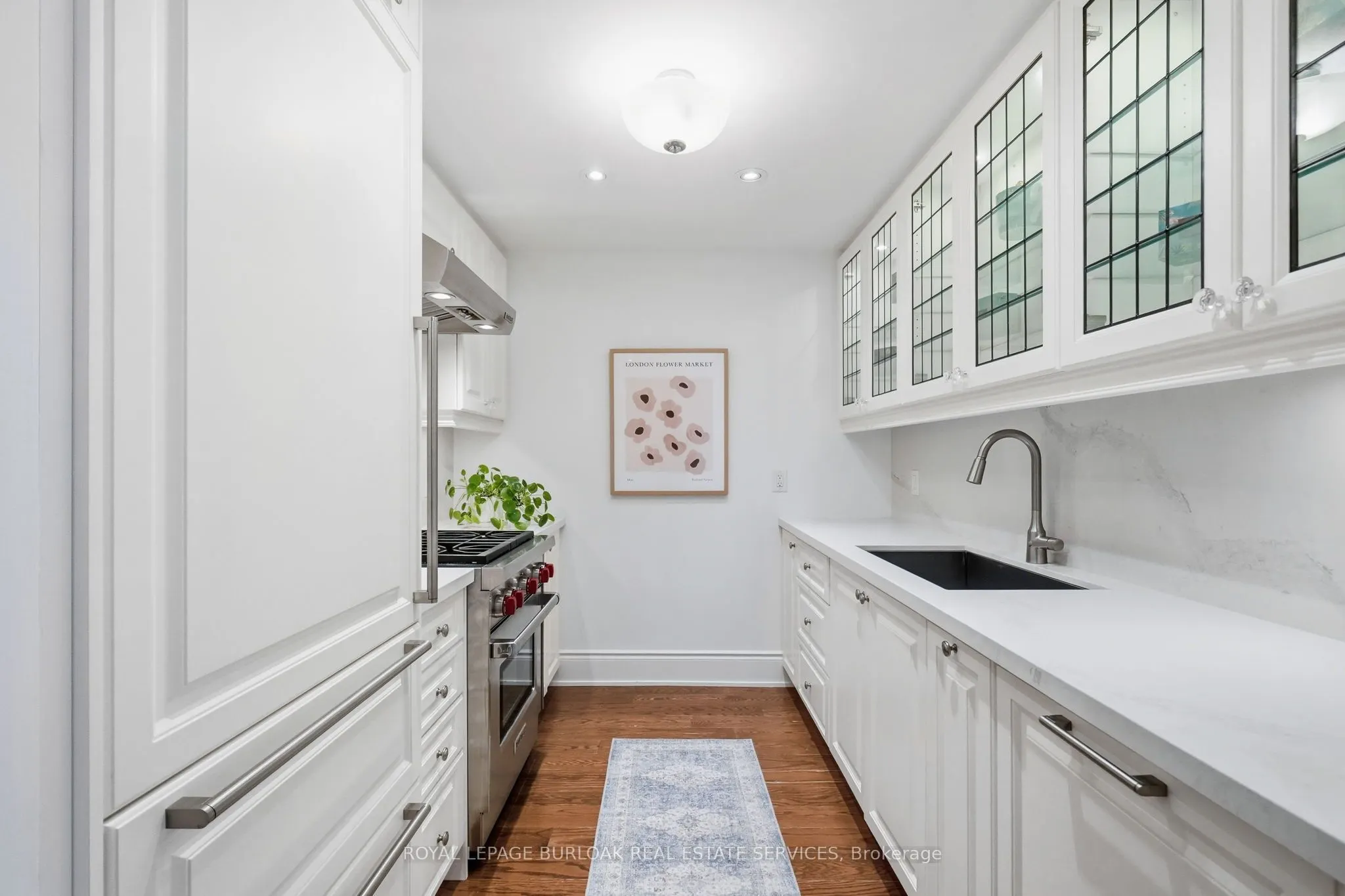3500 Lakeshore Road W #711