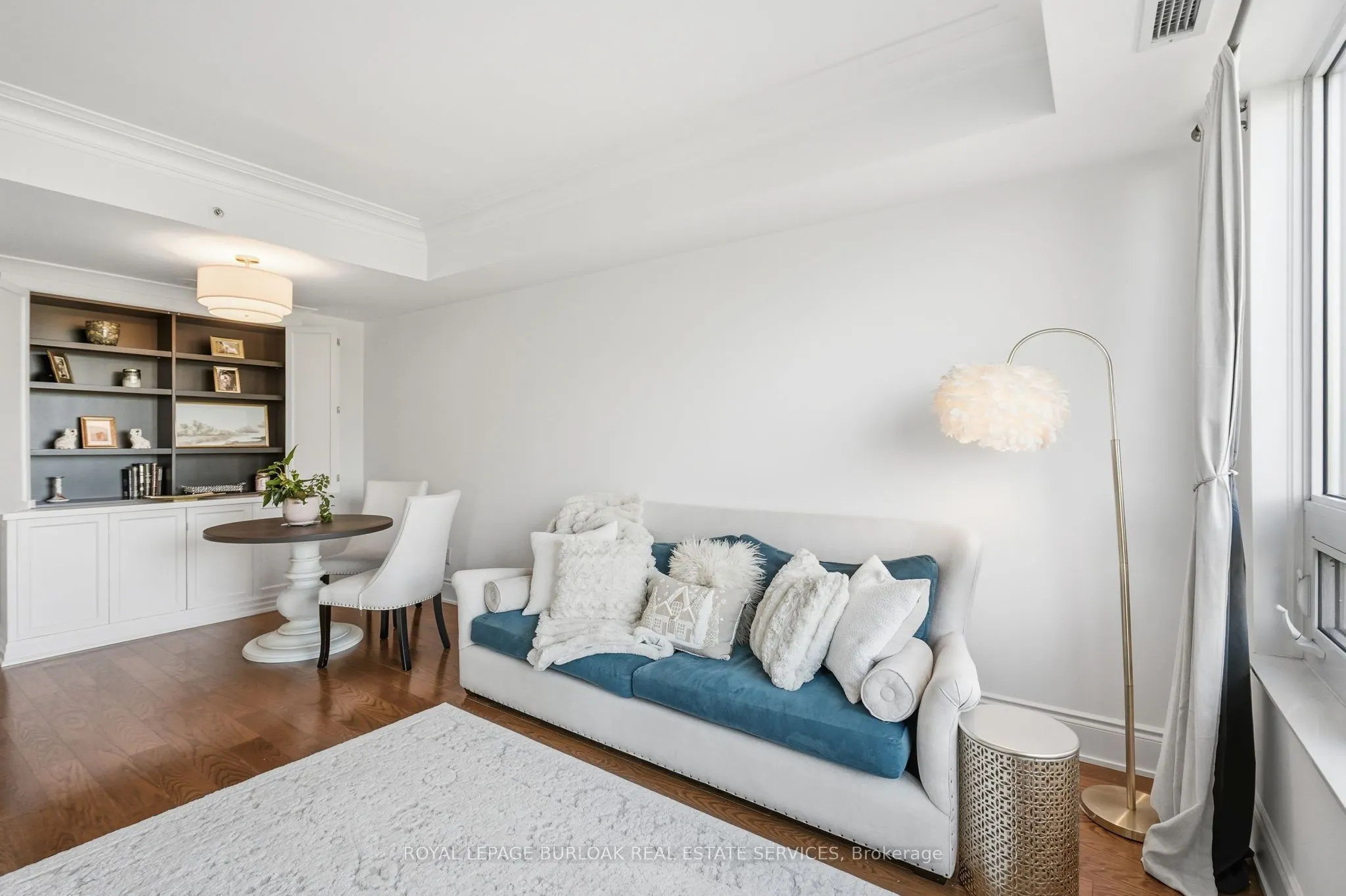 3500 Lakeshore Road W #711