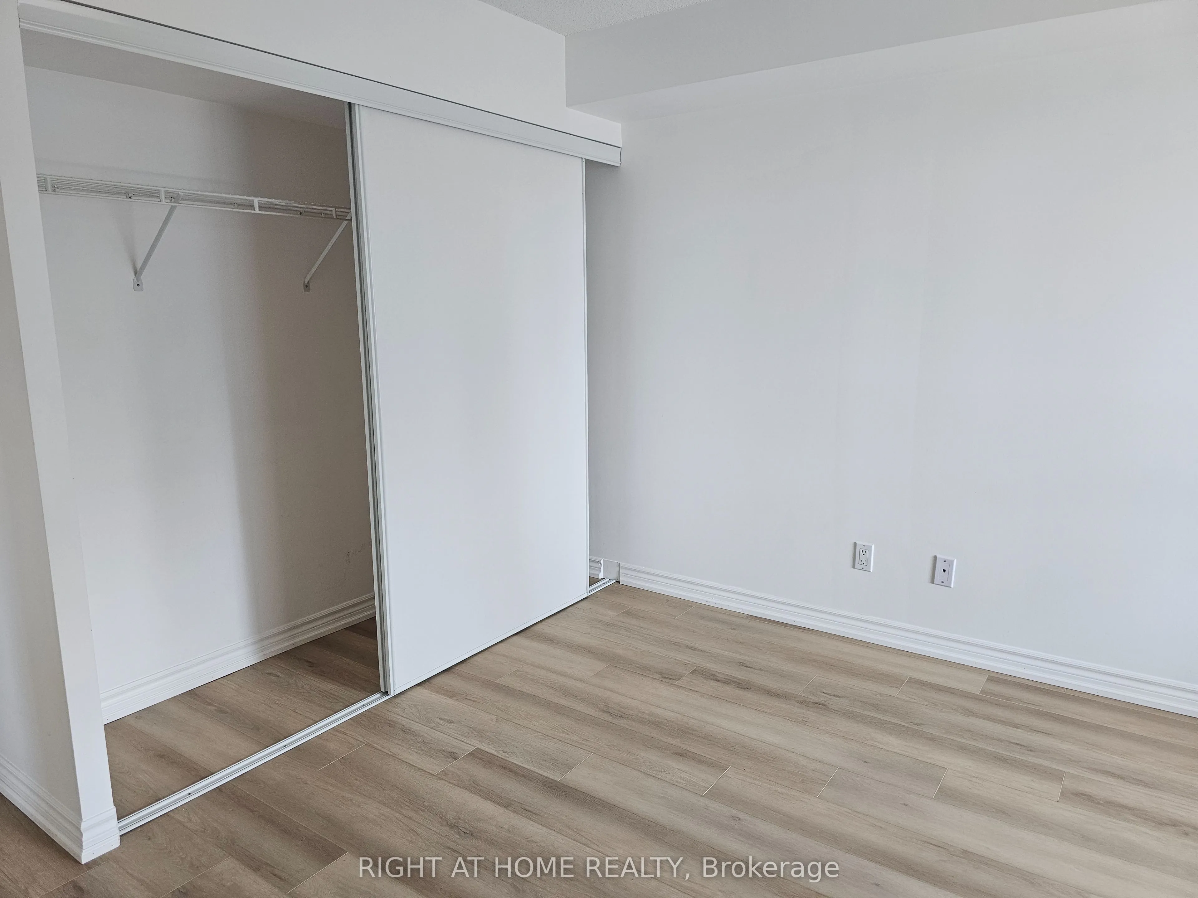 2111 Lake Shore Boulevard W #1008