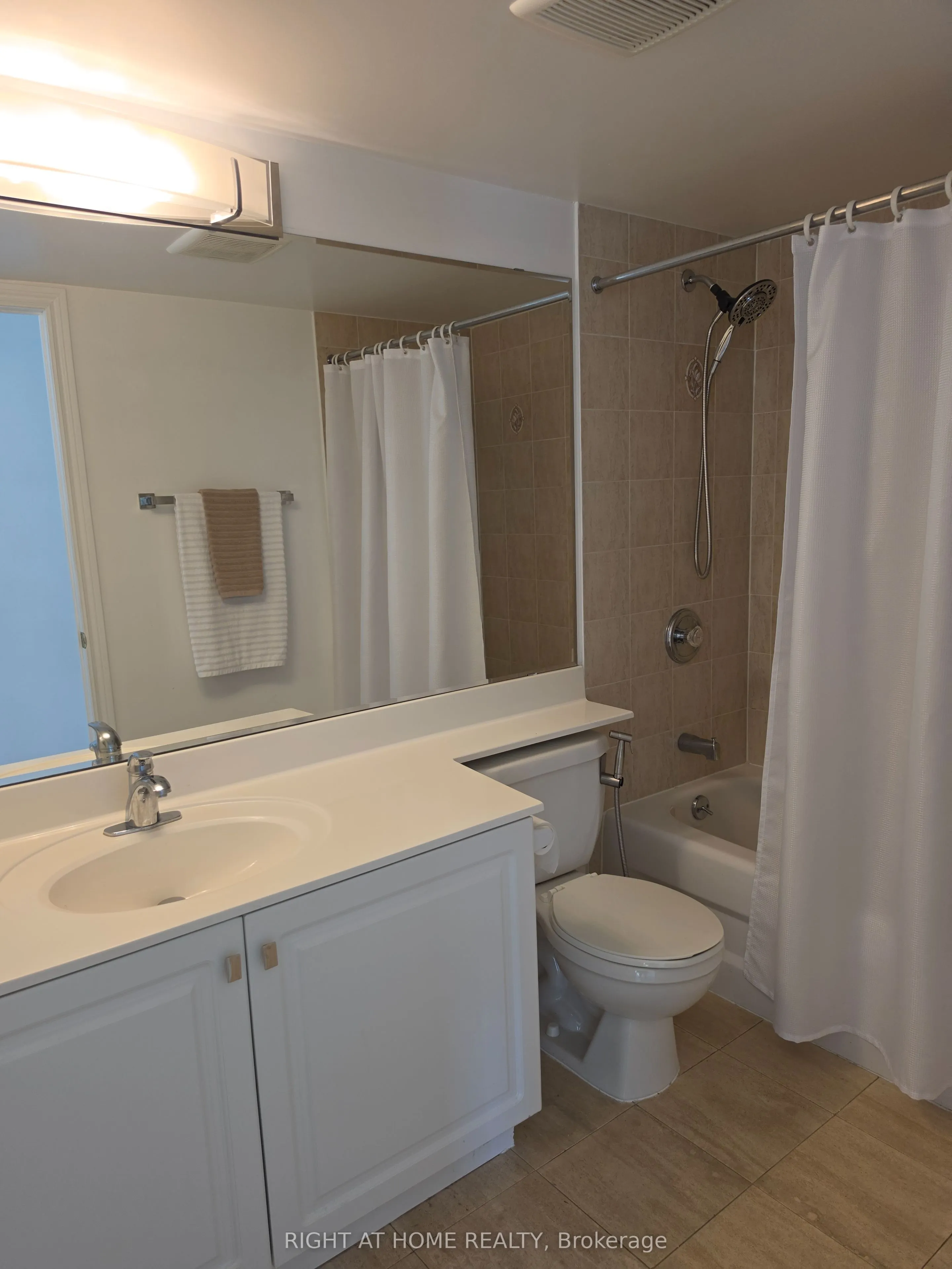 2111 Lake Shore Boulevard W #1008