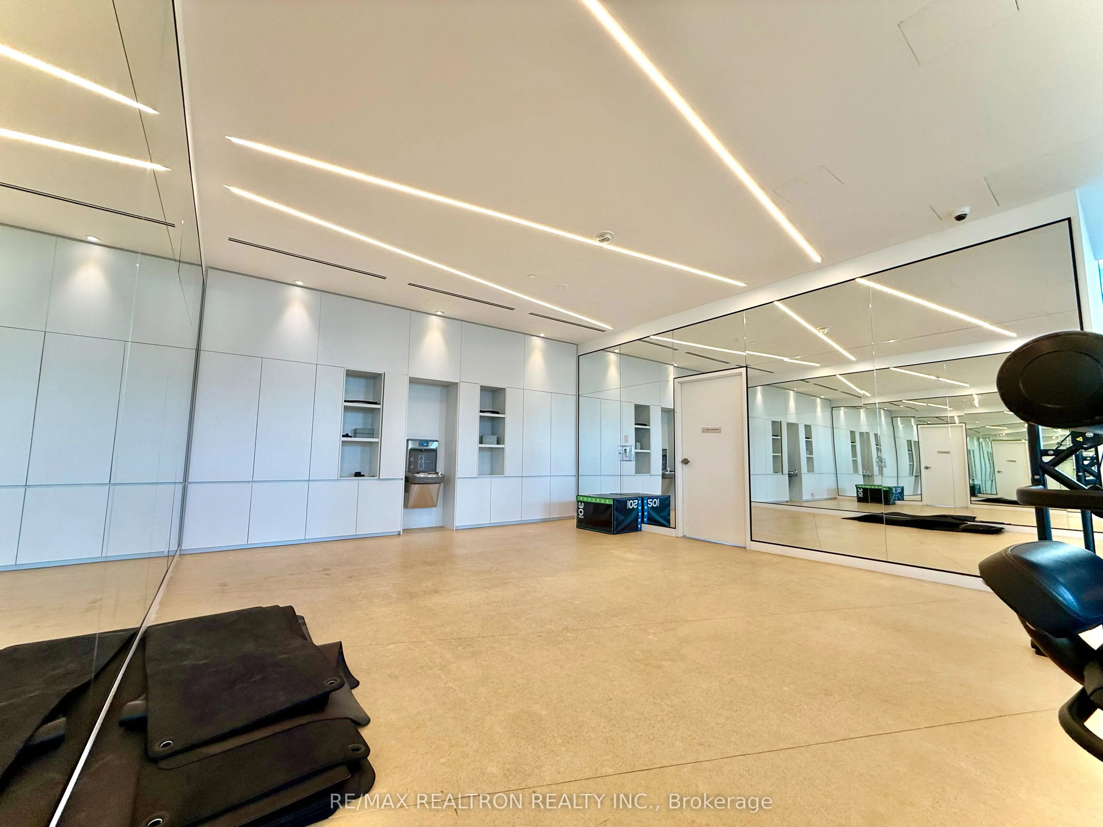 3900 Confederation Parkway #1411