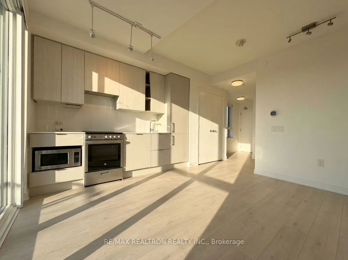 3900 Confederation Parkway #1411