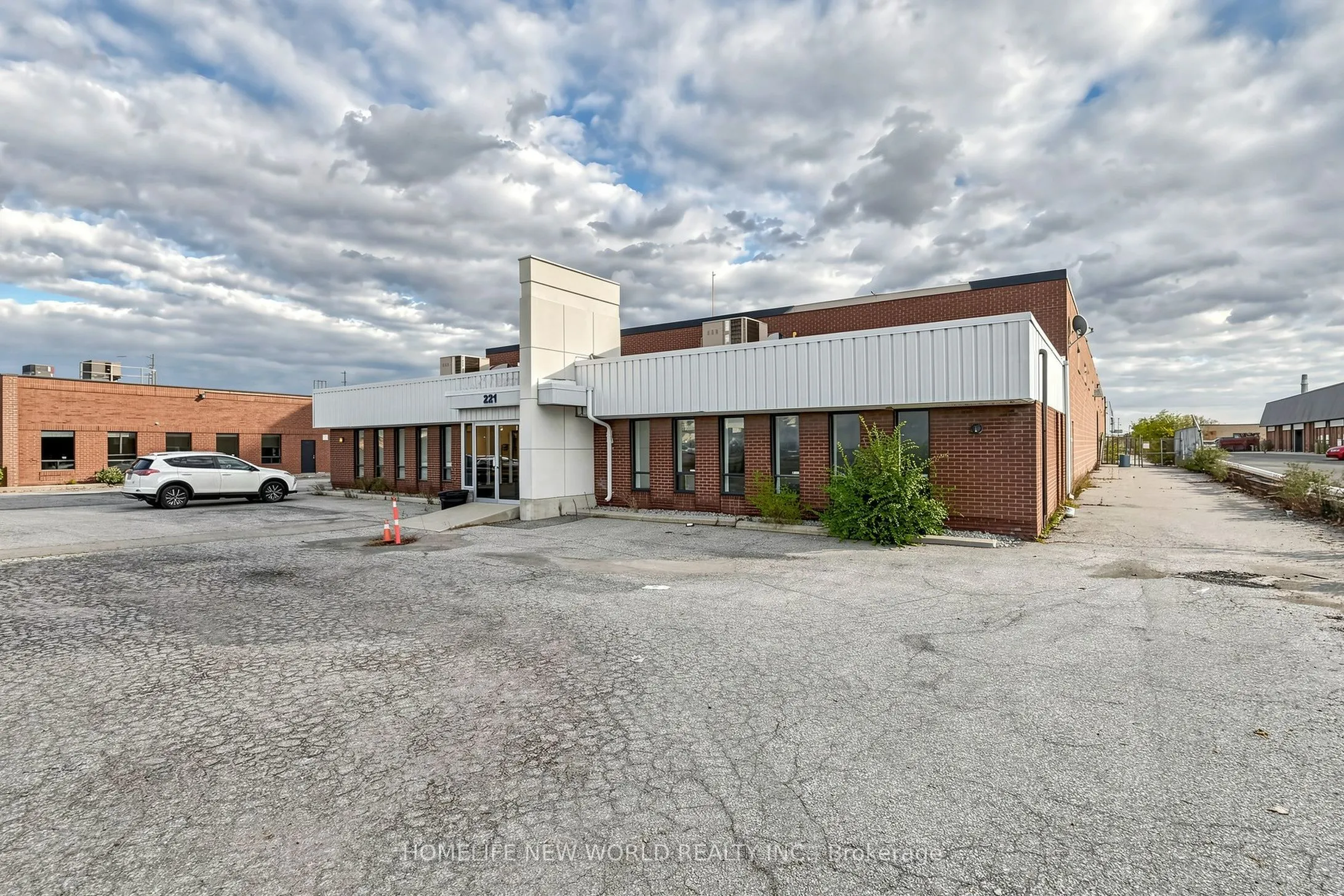 221 Advance Boulevard