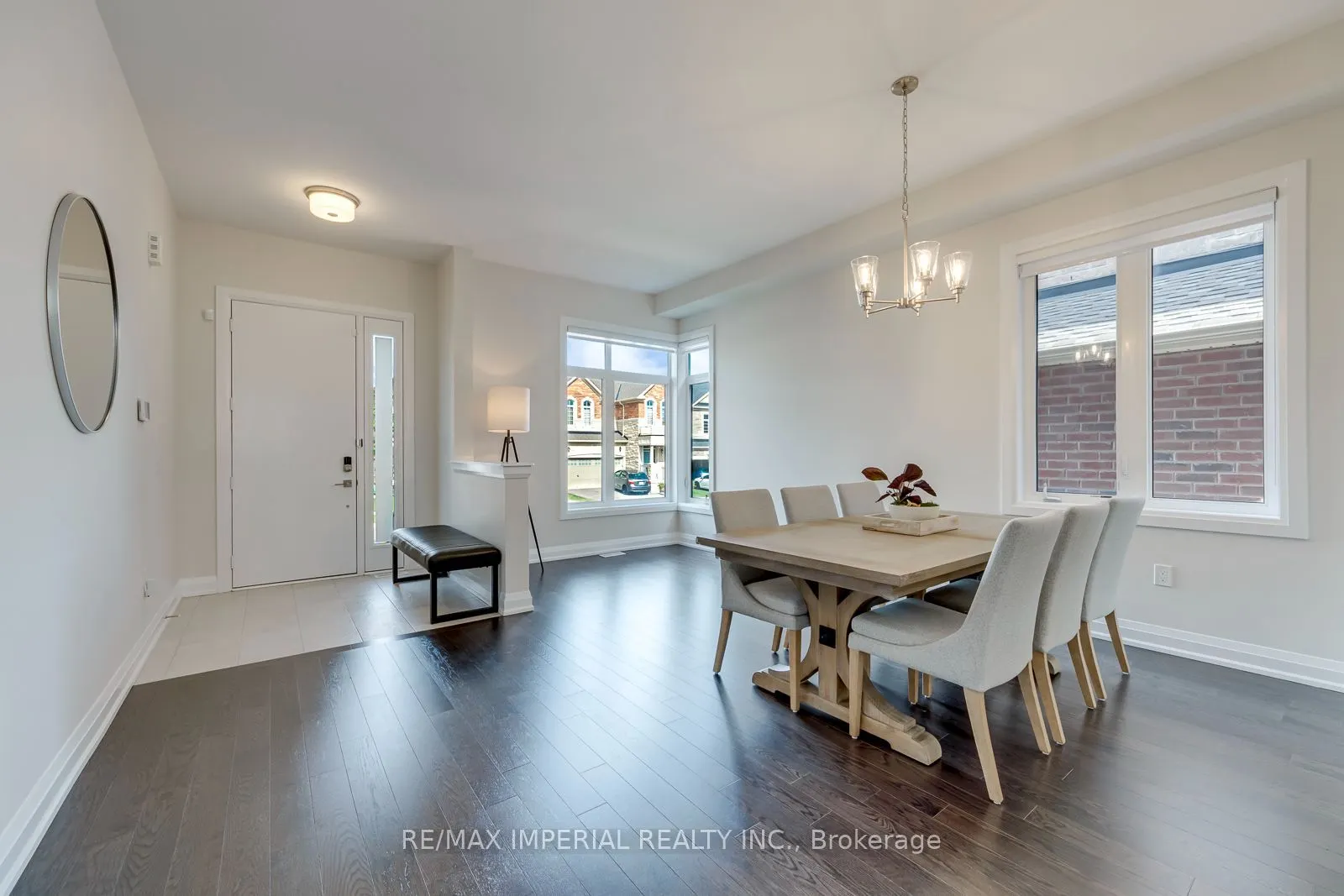 4044 Channing Crescent