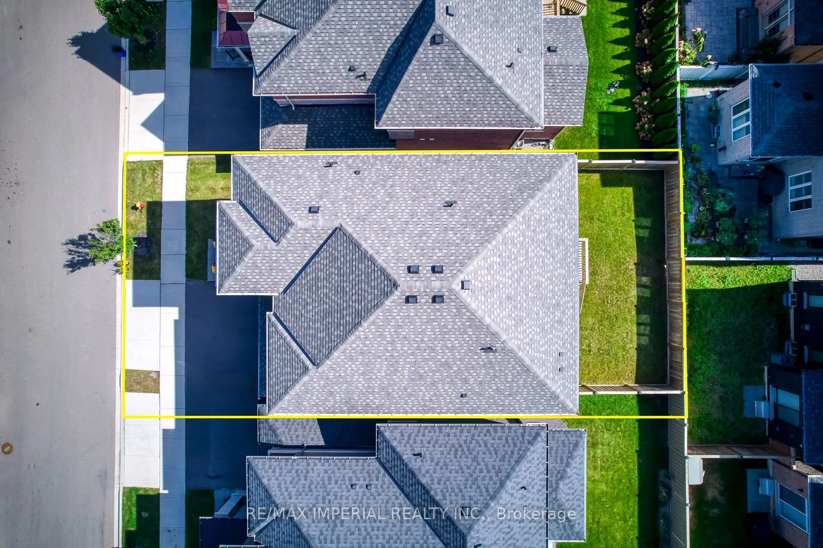 4044 Channing Crescent