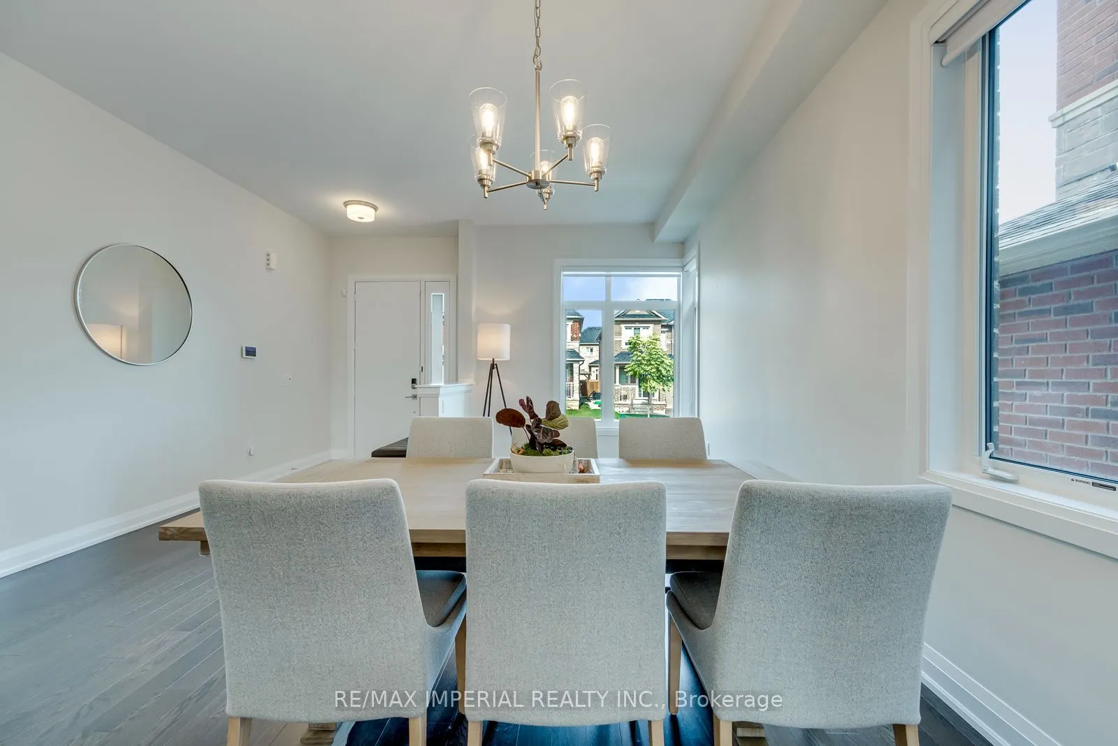 4044 Channing Crescent