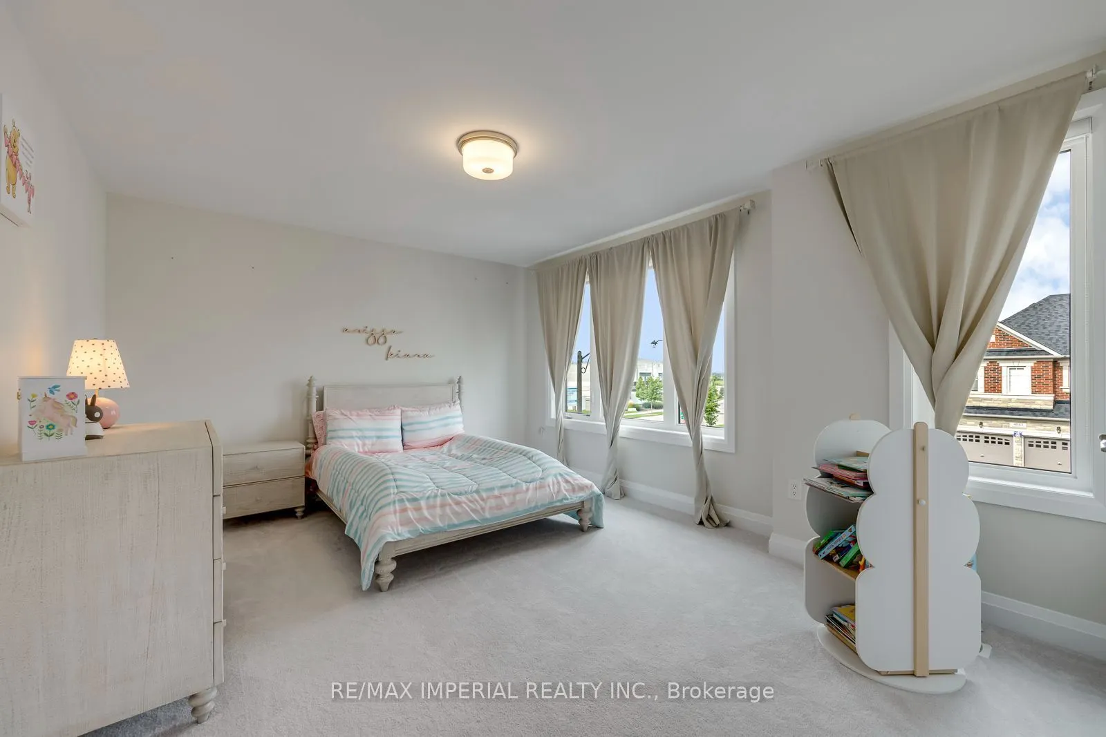 4044 Channing Crescent