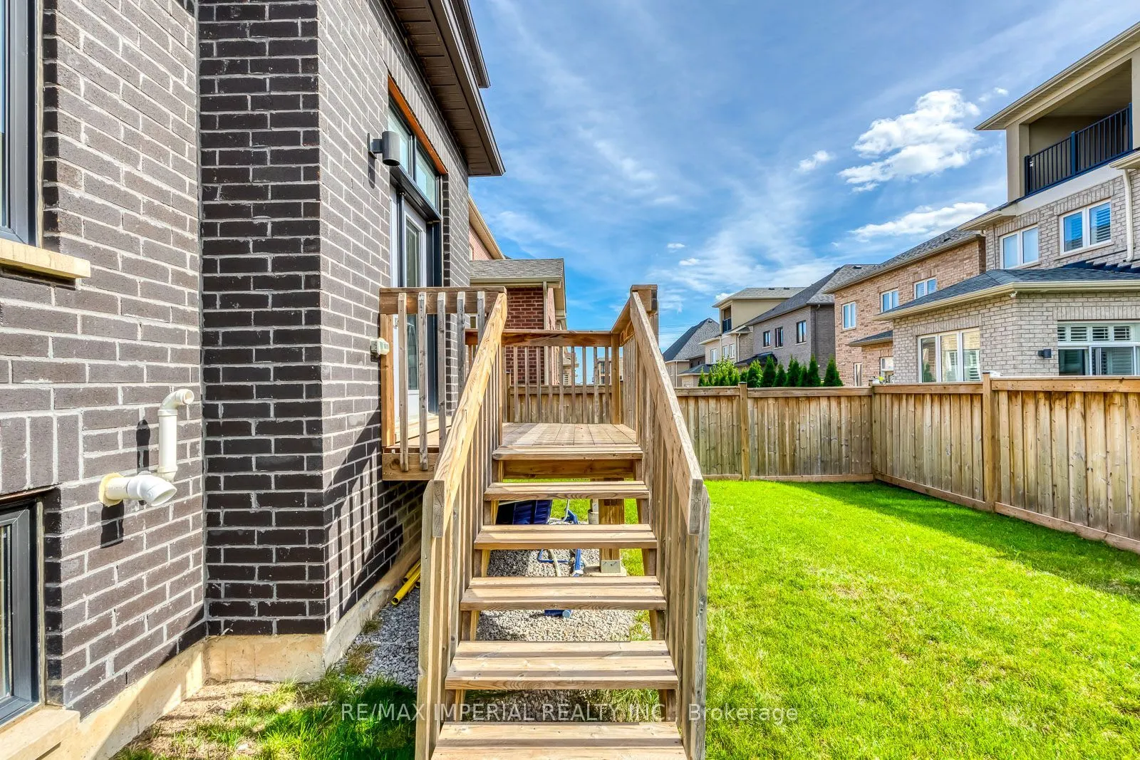4044 Channing Crescent
