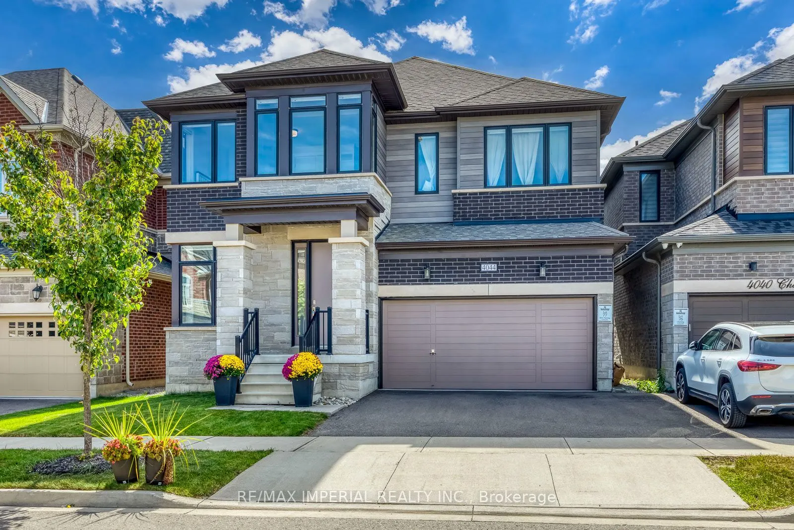 4044 Channing Crescent