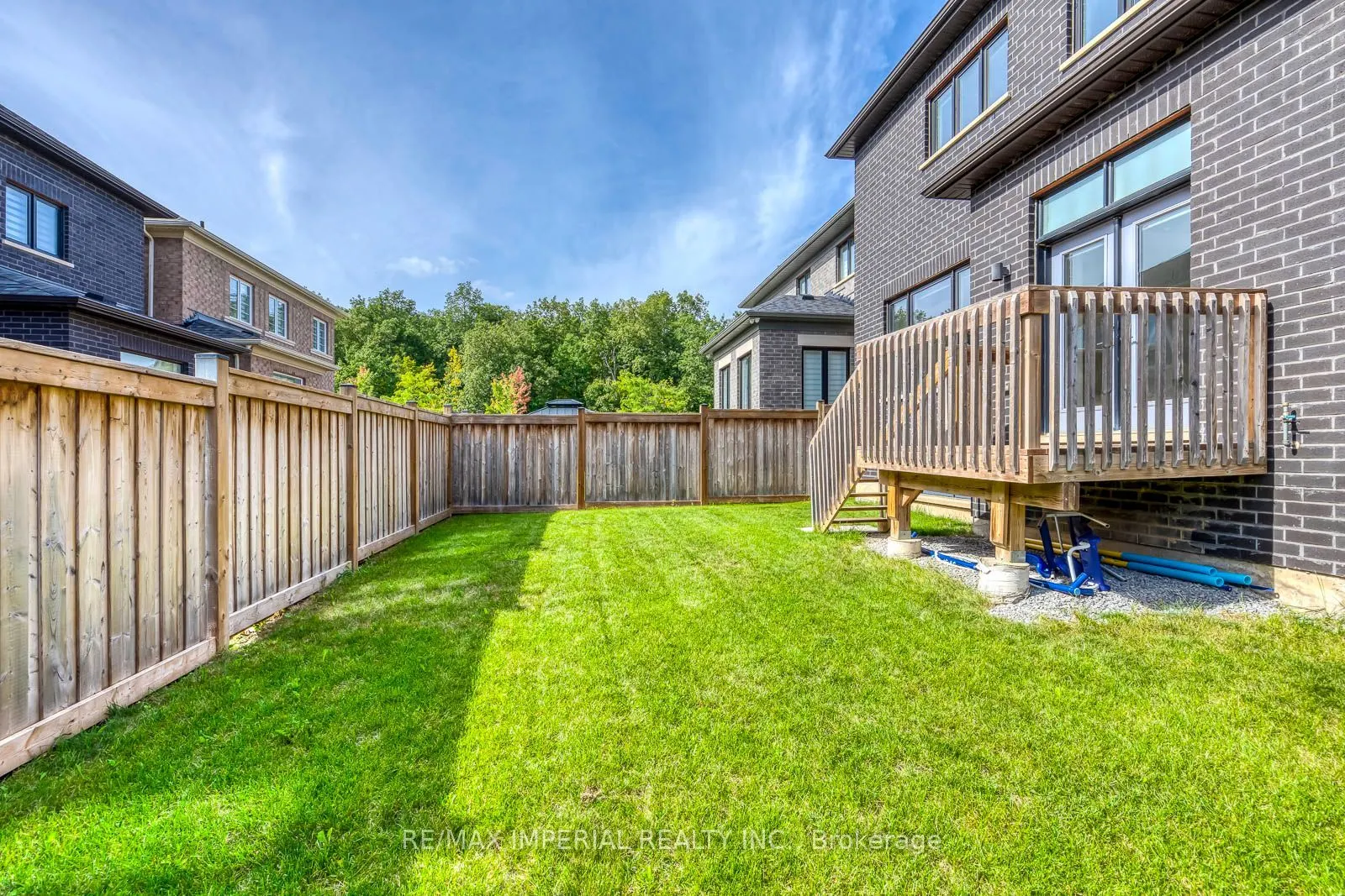 4044 Channing Crescent