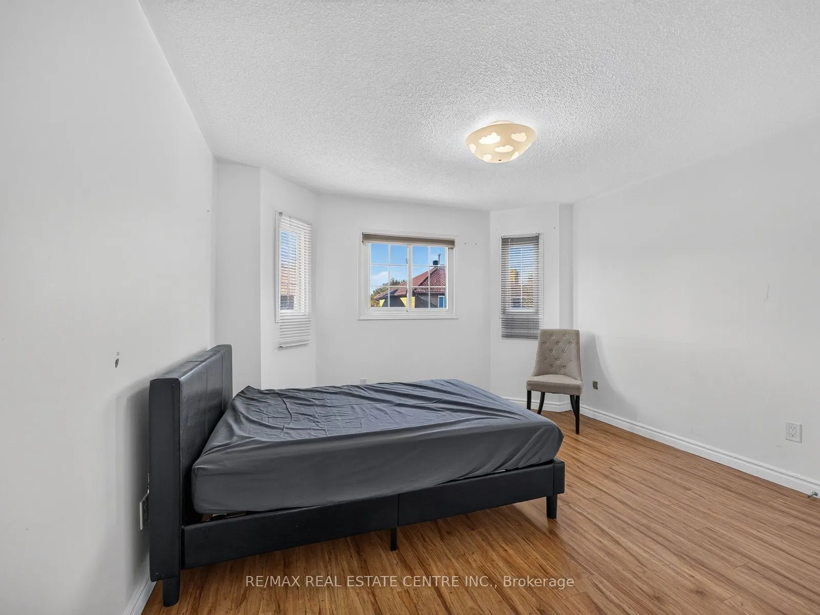 15 Hedgerow Avenue