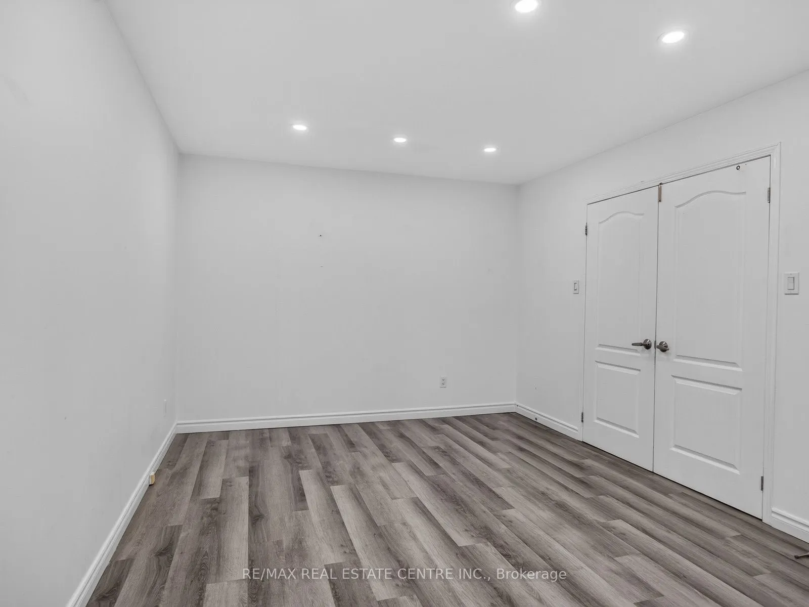 15 Hedgerow Avenue