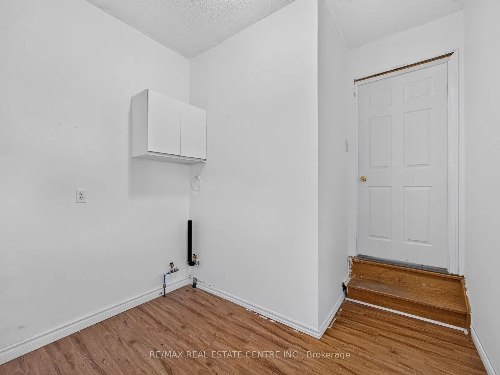 15 Hedgerow Avenue