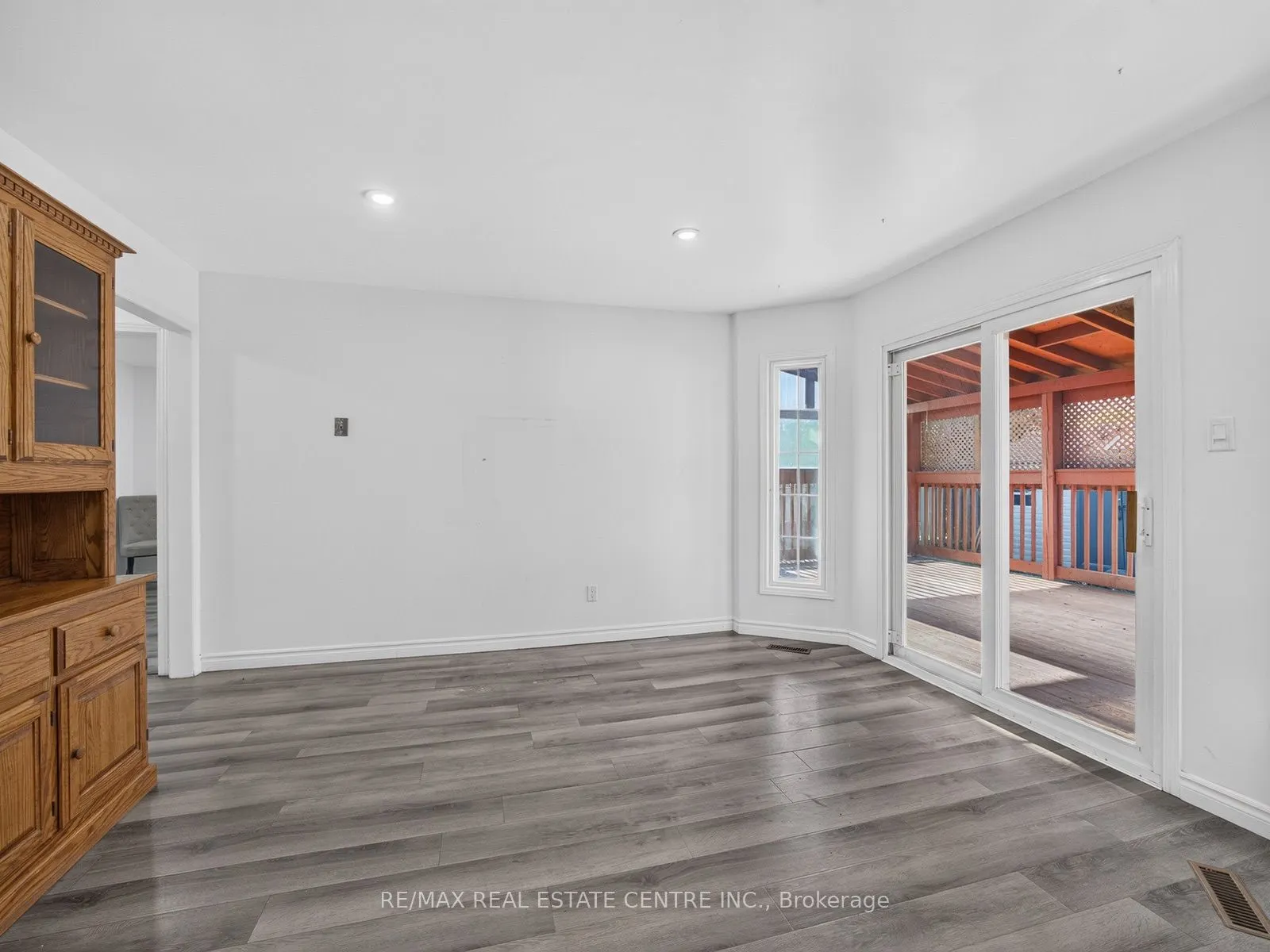 15 Hedgerow Avenue