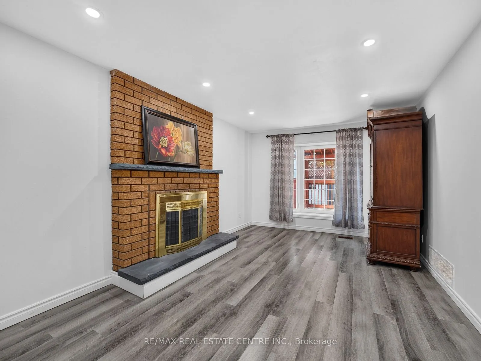 15 Hedgerow Avenue