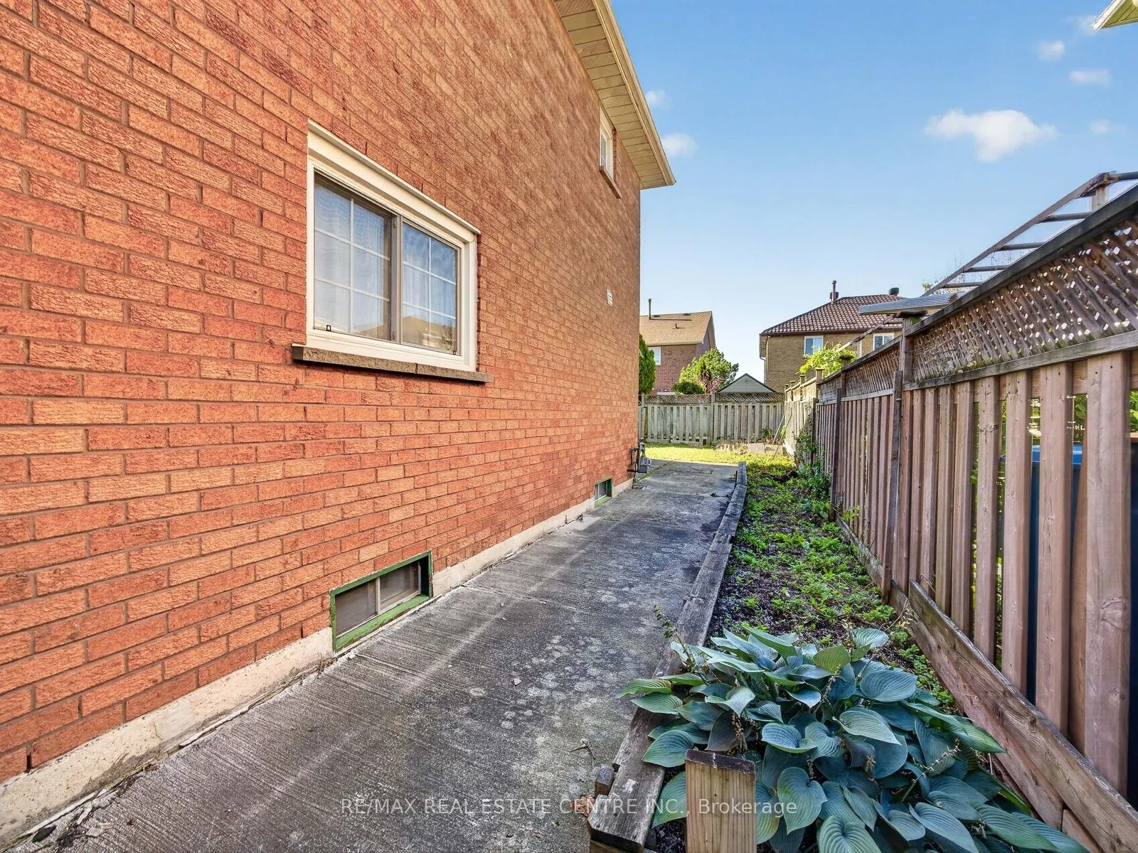 15 Hedgerow Avenue