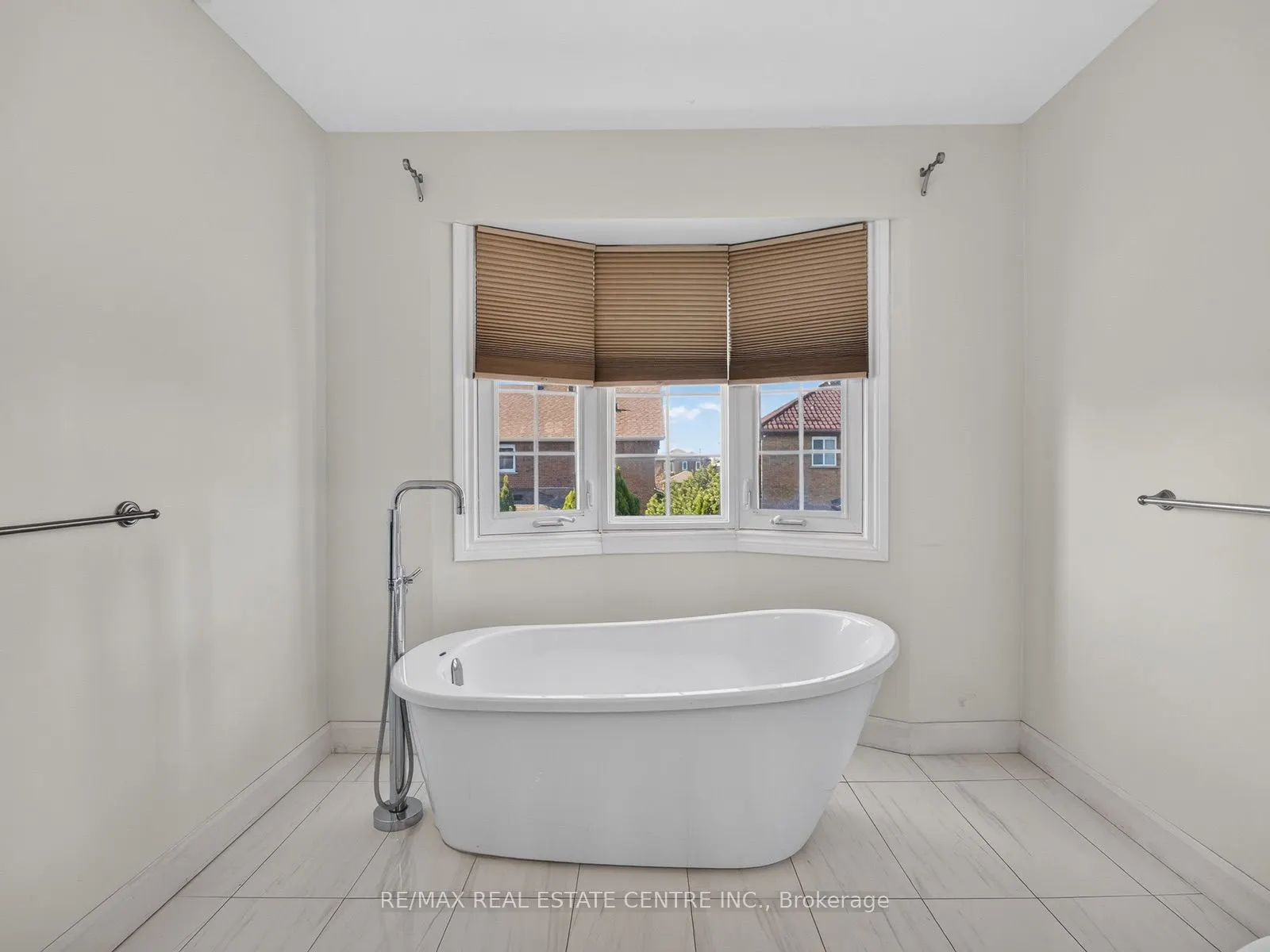 15 Hedgerow Avenue