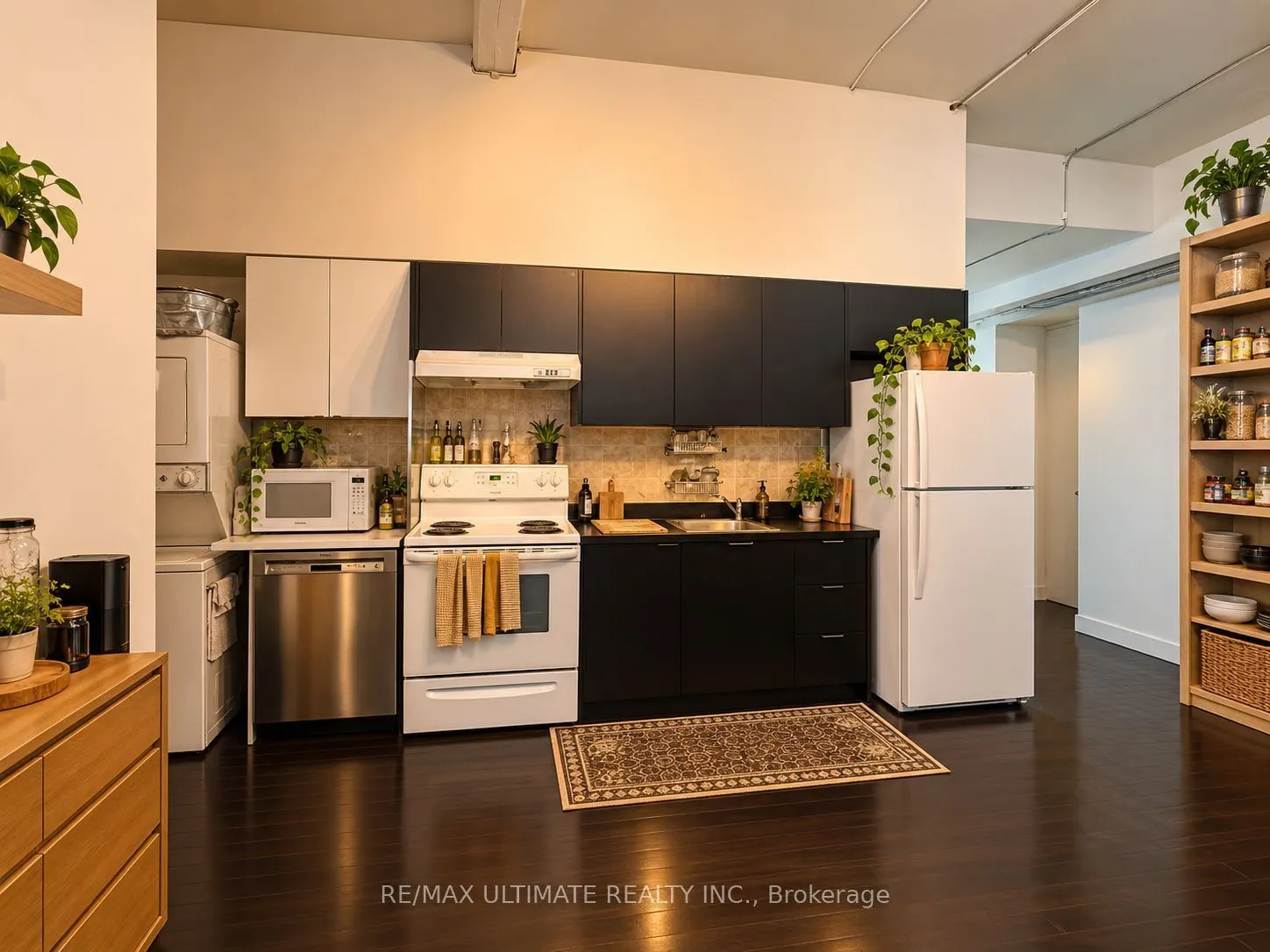 1720 Queen Street W #2nd Flr