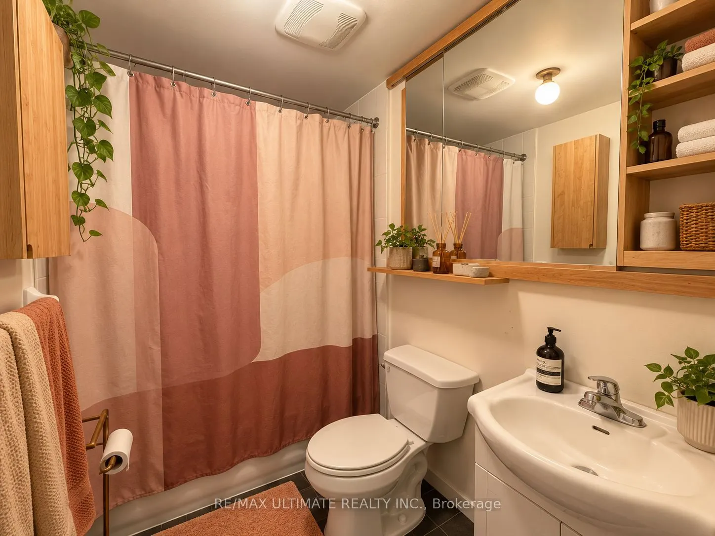 1720 Queen Street W #2nd Flr
