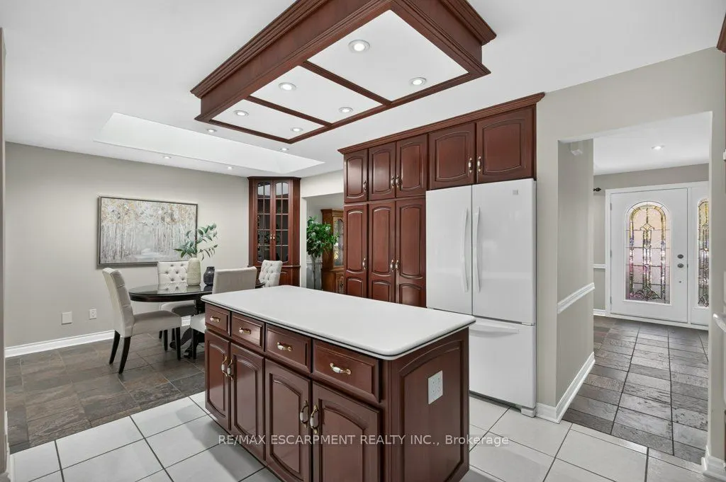 600 Holly Hill Crescent