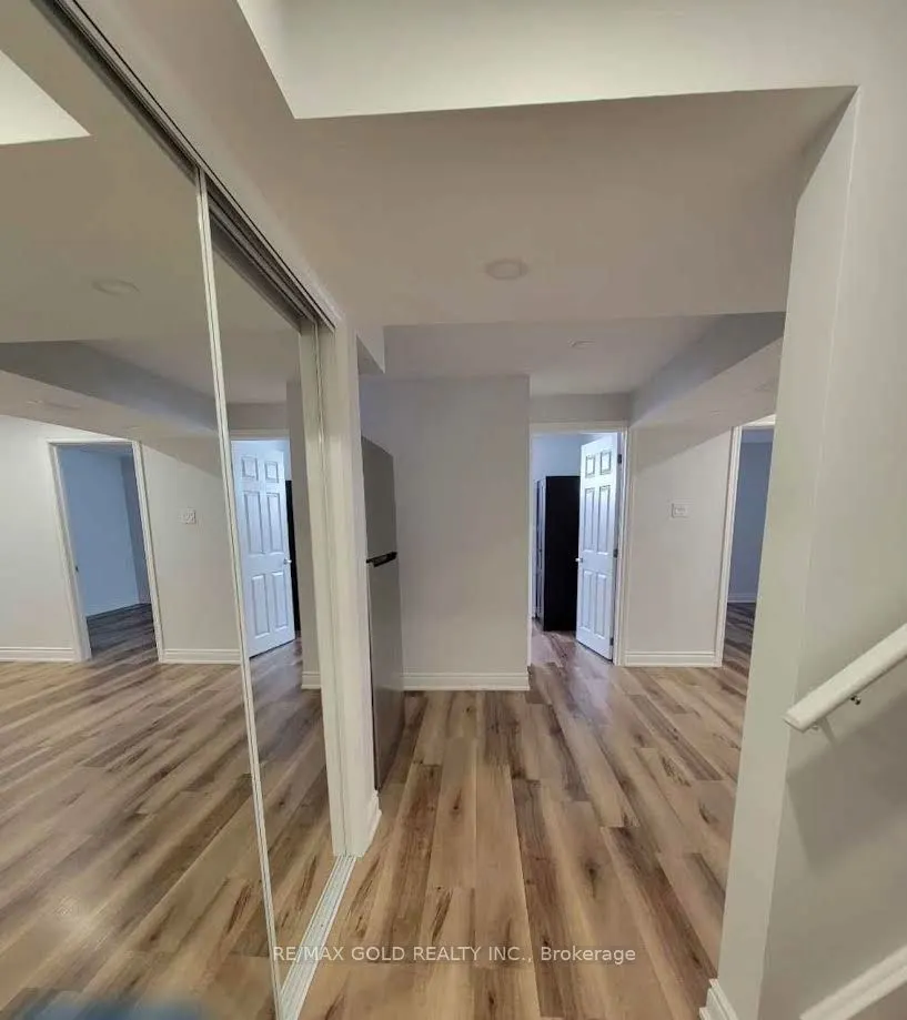 1466 FARMSTEAD Drive