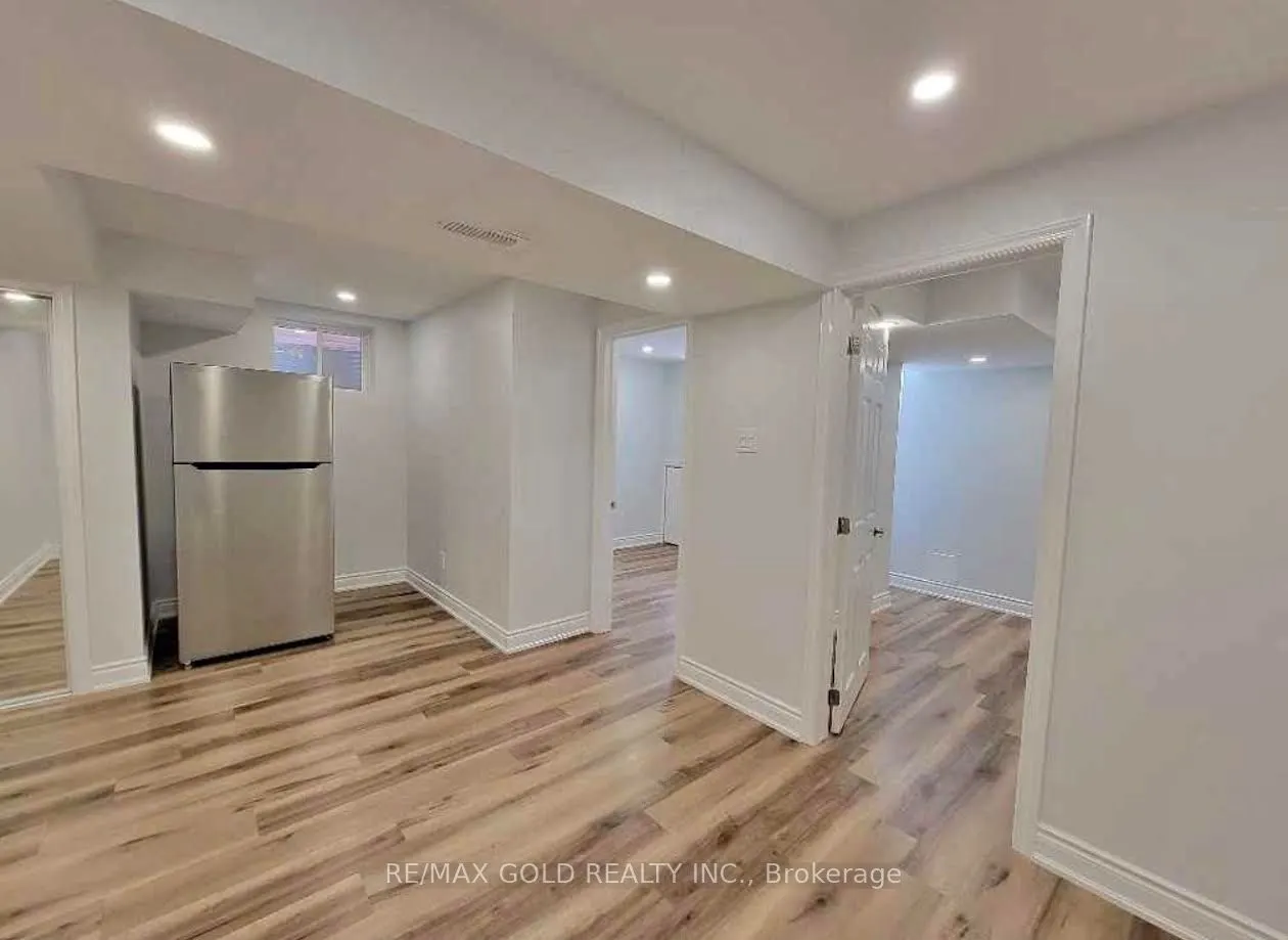 1466 FARMSTEAD Drive