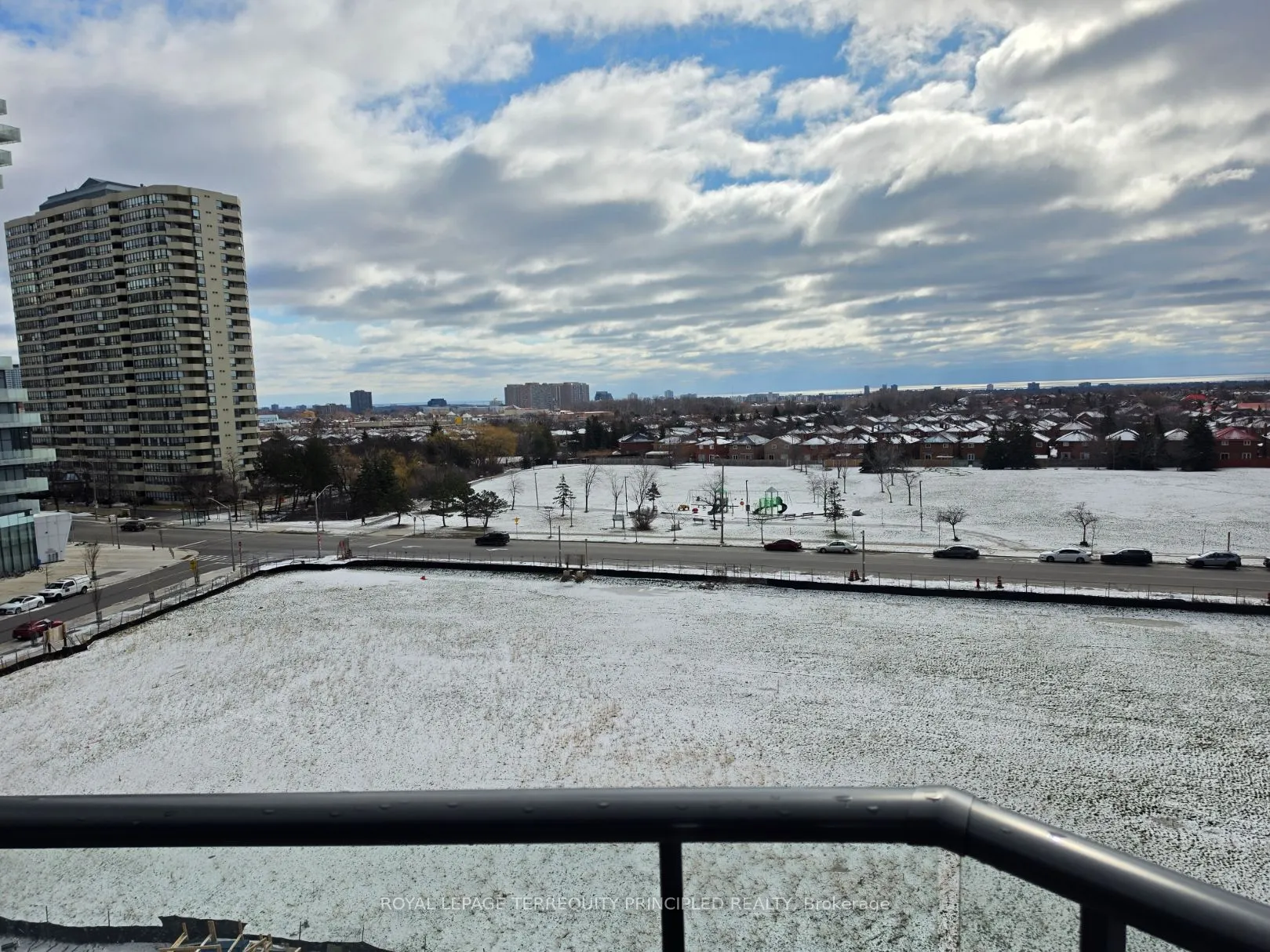 448 Burnhamthorpe Road W #517