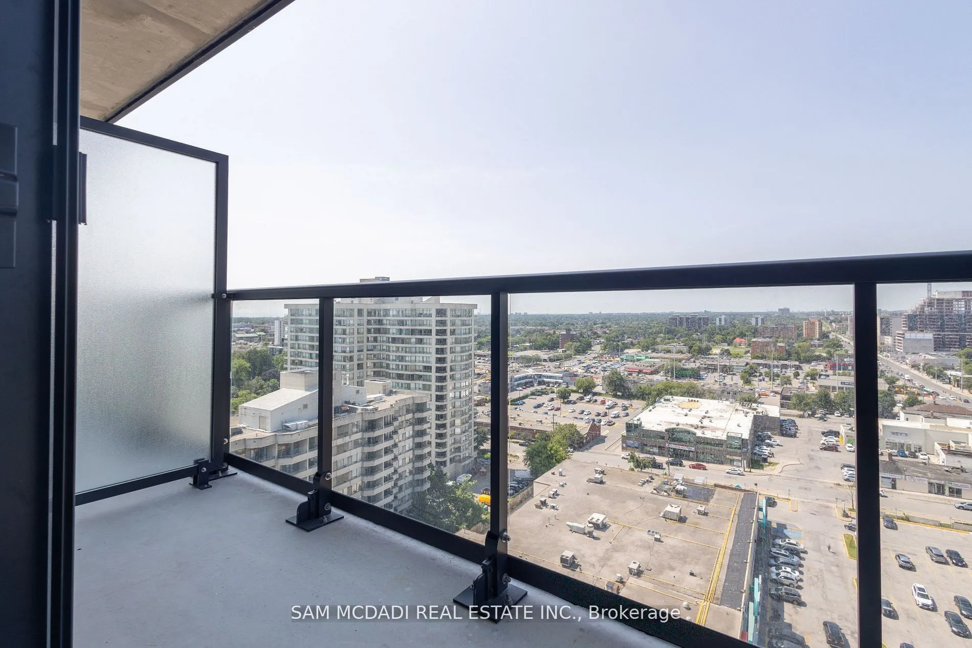 86 Dundas Street E #1517