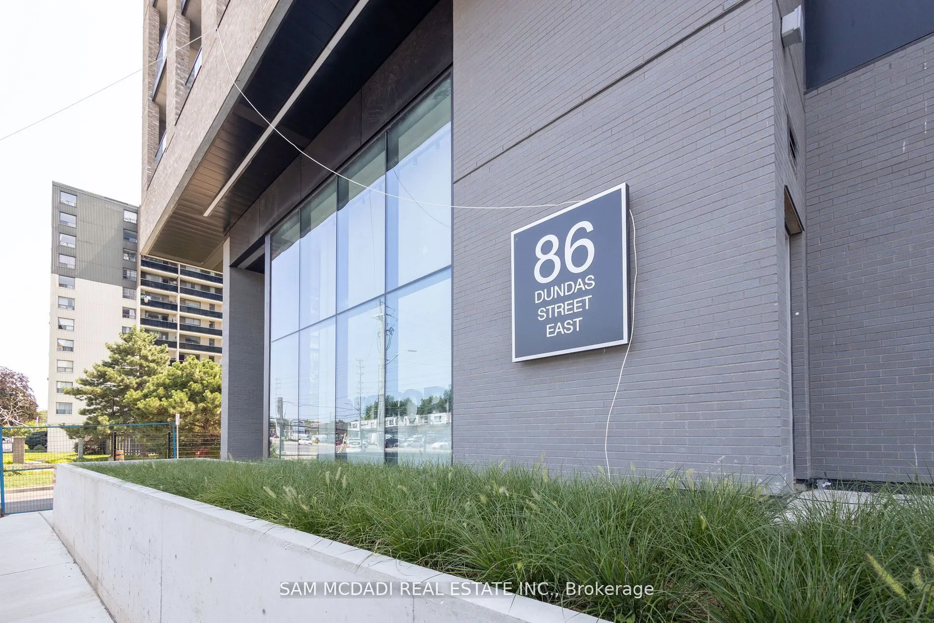 86 Dundas Street E #1517