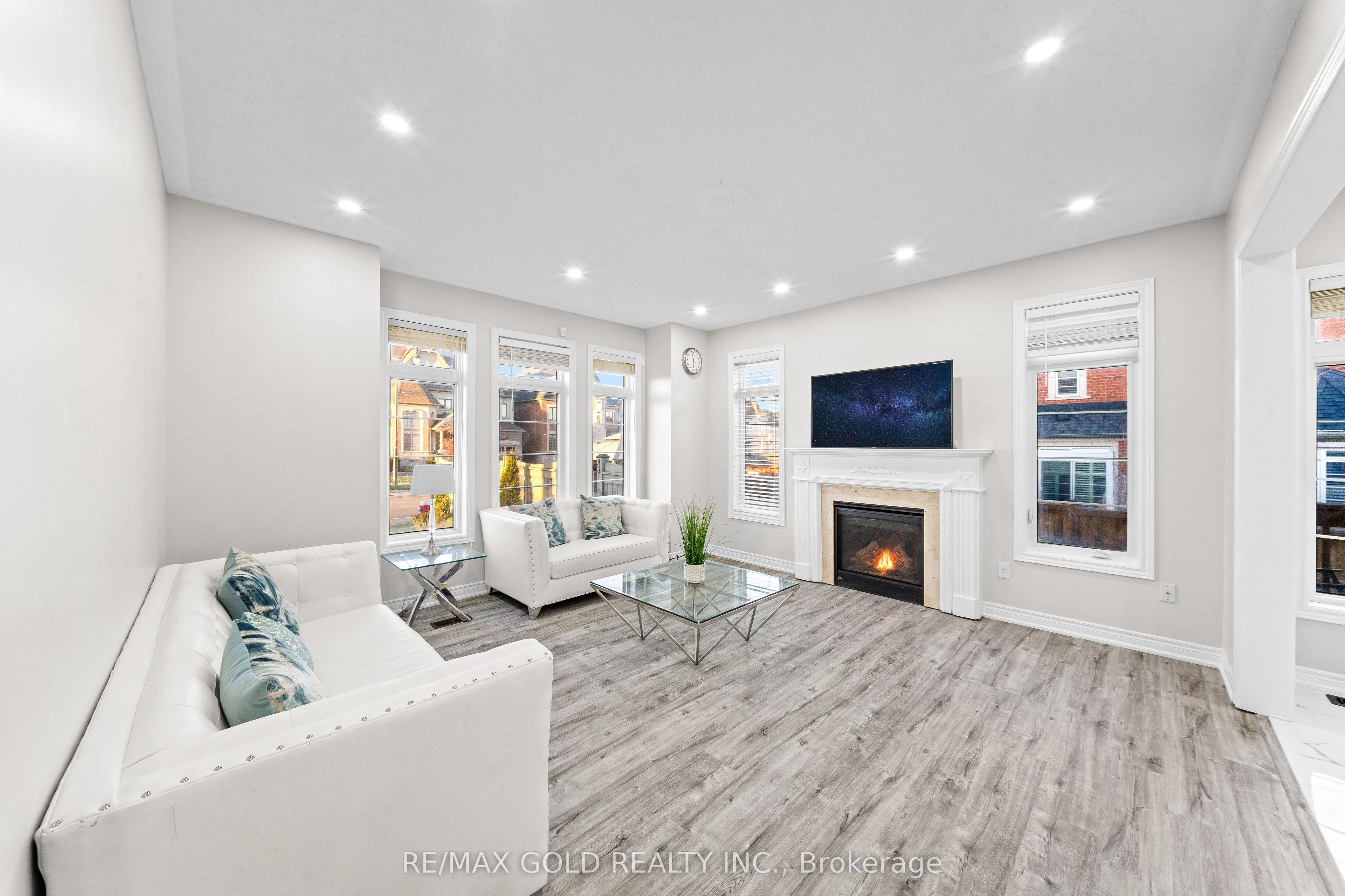 49 Squire Ellis Drive