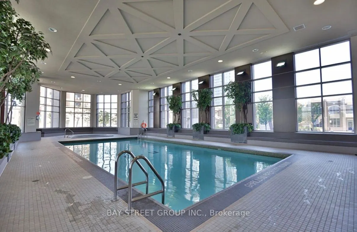 388 Prince Of Wales Drive #907
