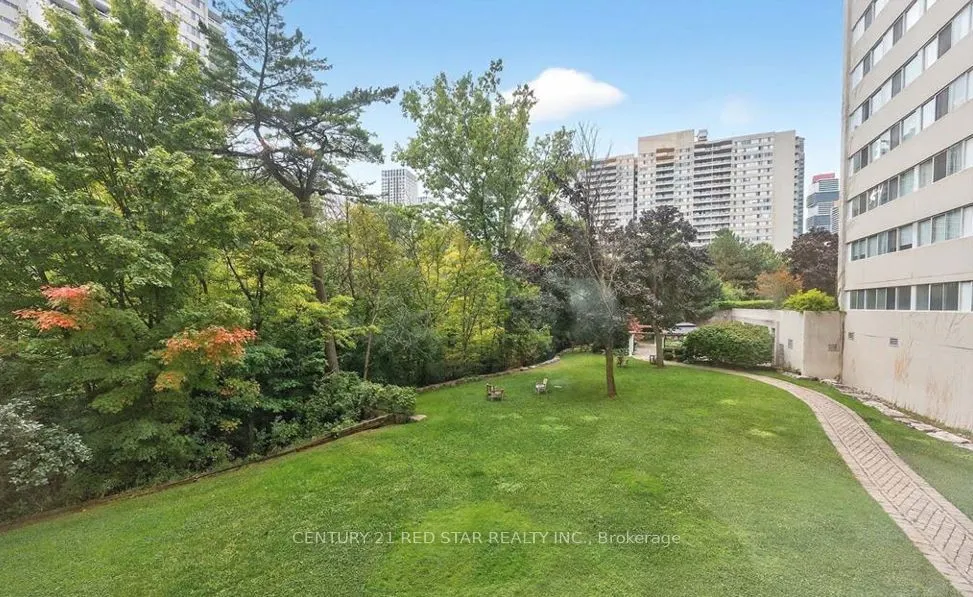 3695 Kaneff Crescent #107