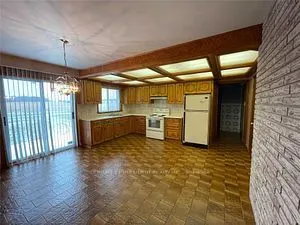 13820 Dixie Road W #Upper Level