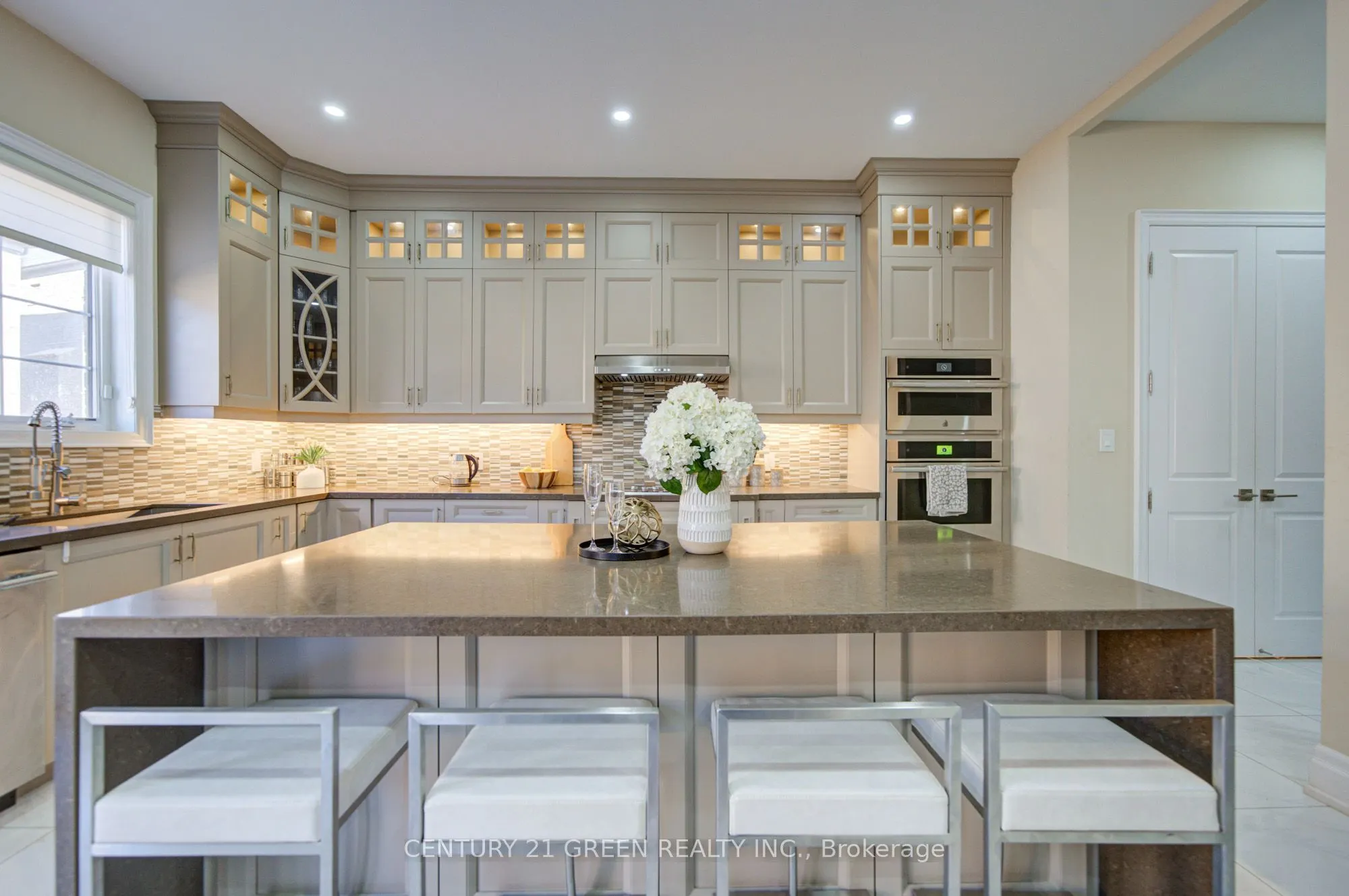 6 Hackwood Heights