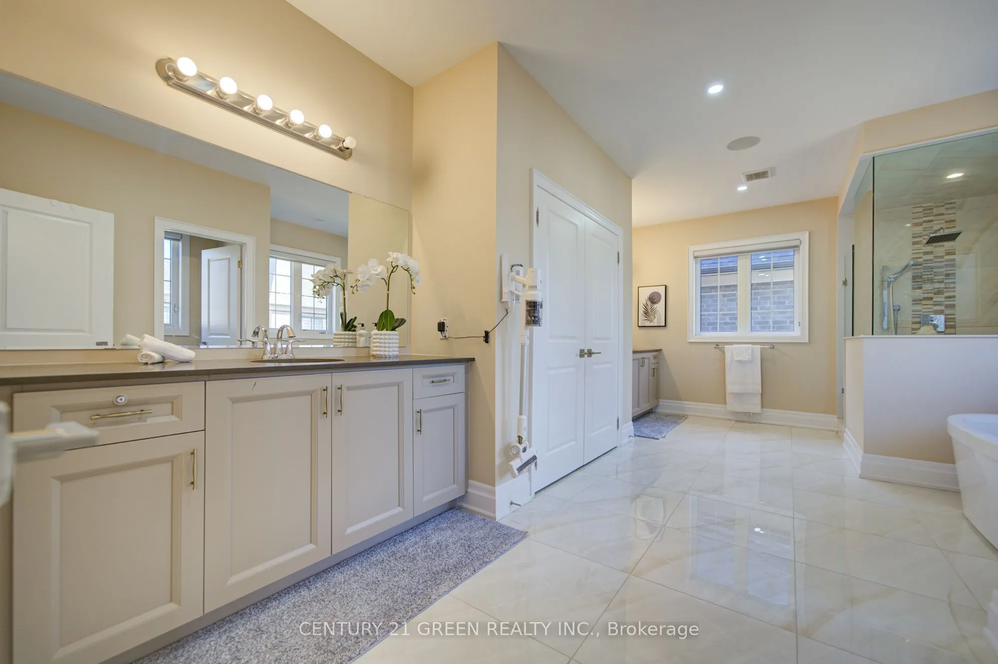 6 Hackwood Heights