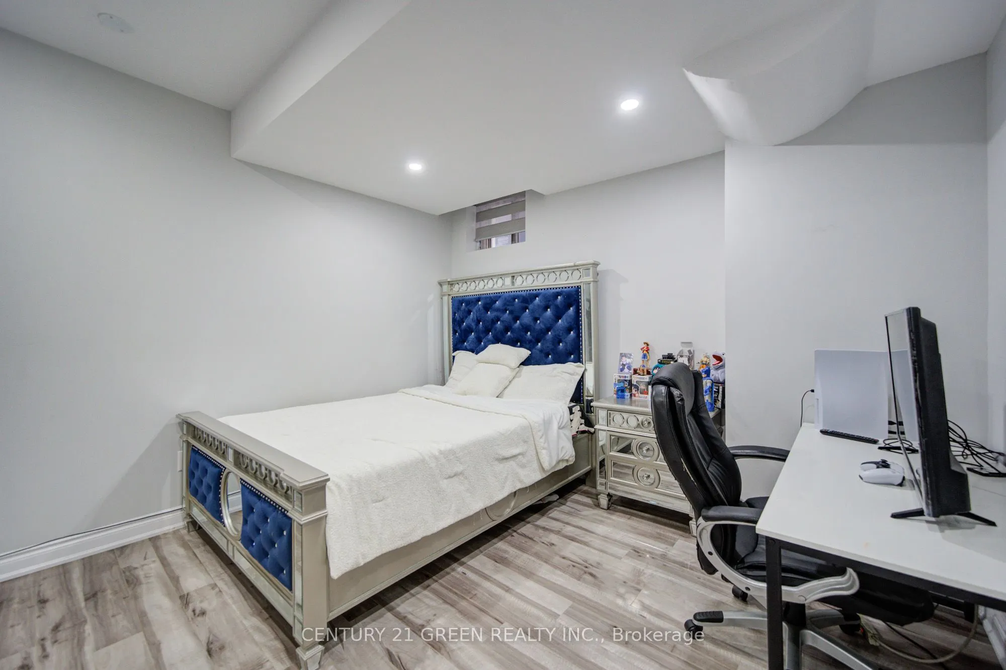 6 Hackwood Heights