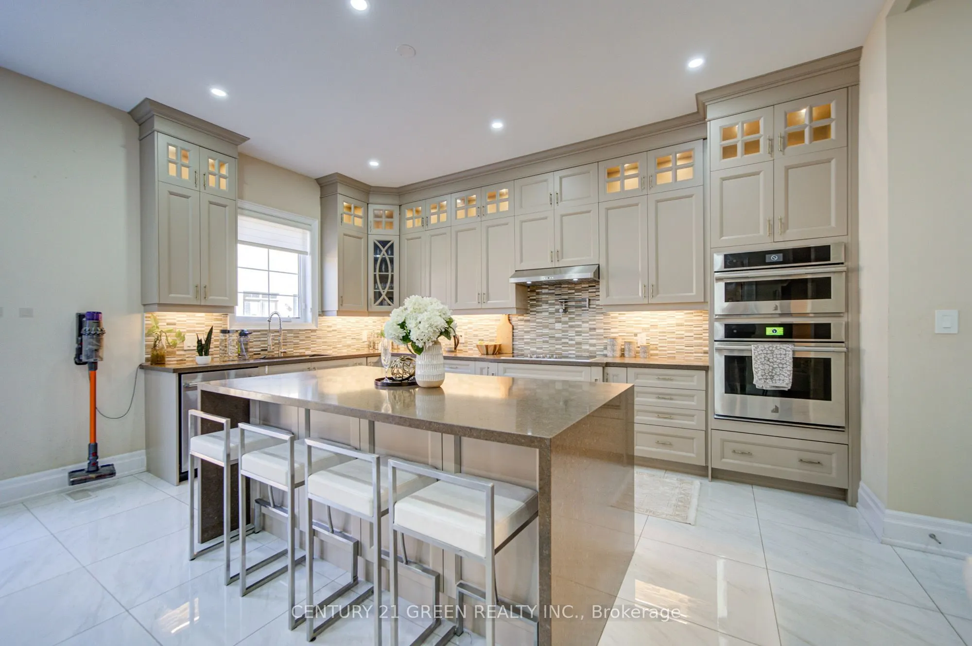 6 Hackwood Heights