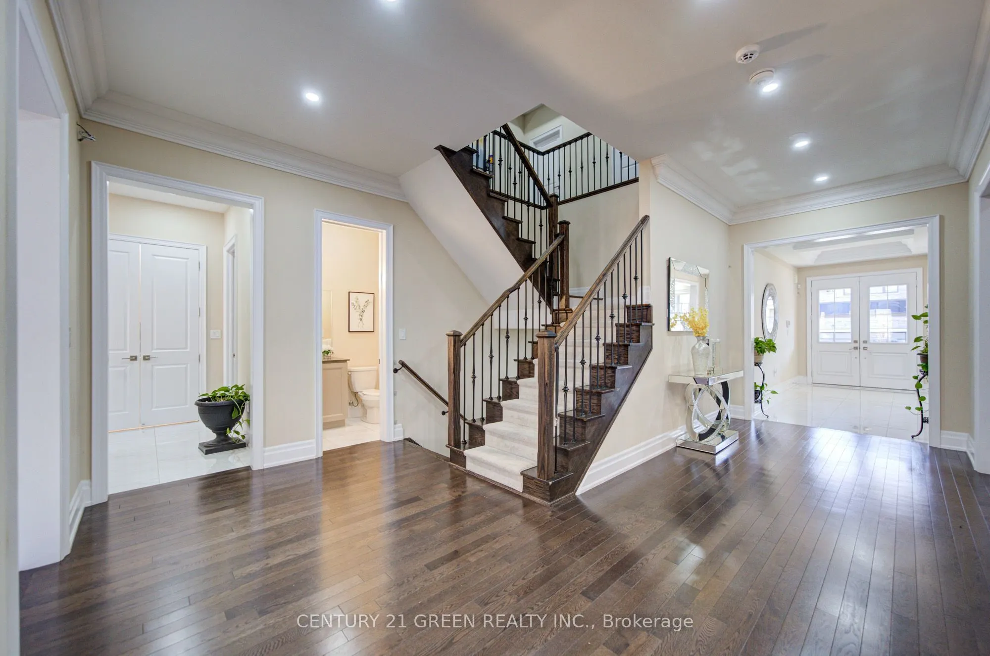 6 Hackwood Heights