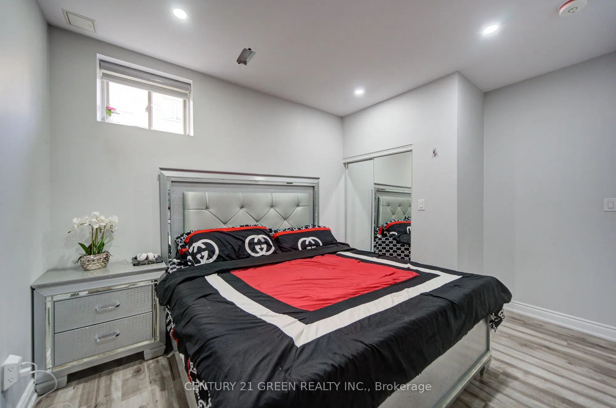 6 Hackwood Heights
