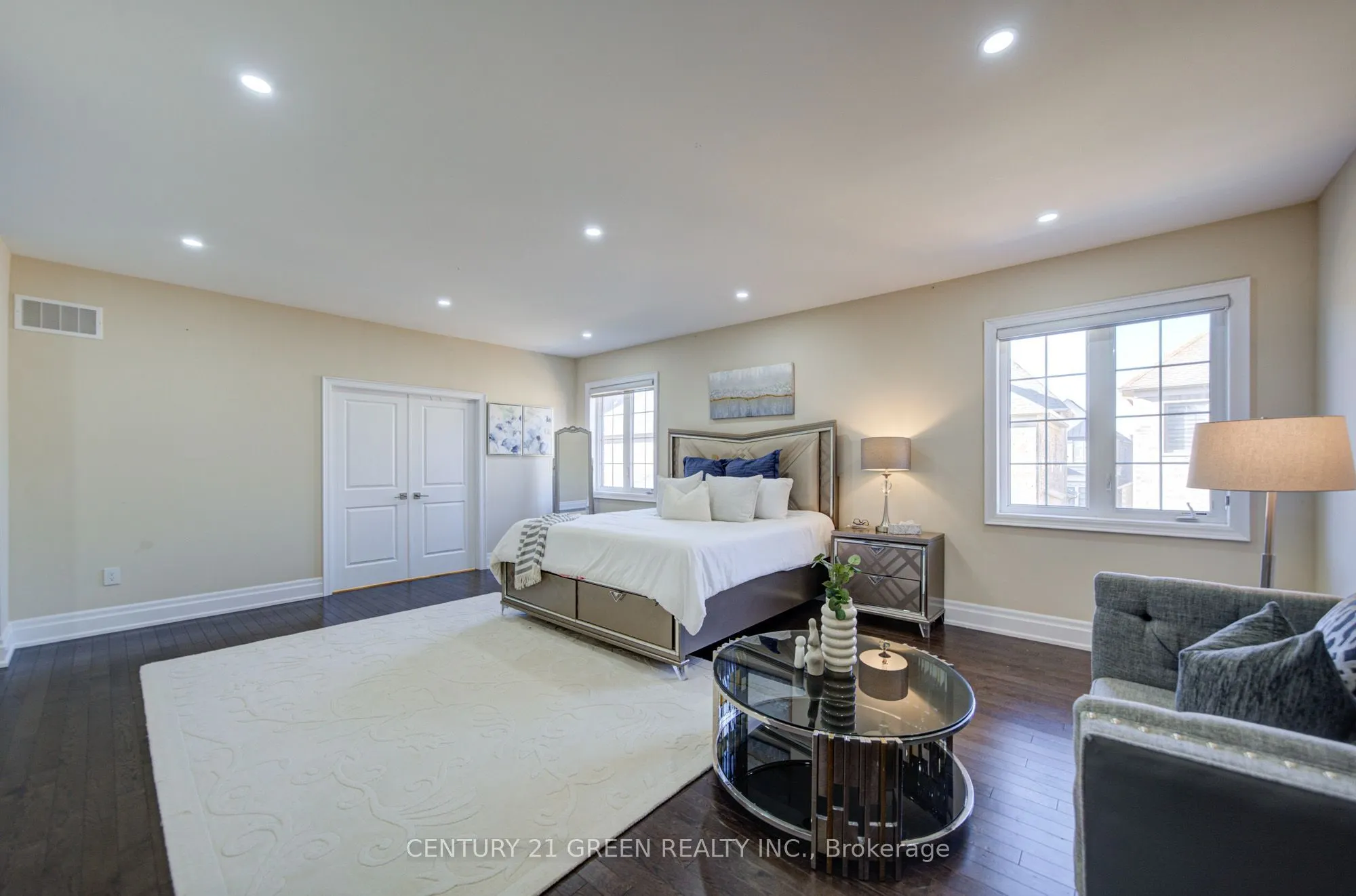 6 Hackwood Heights